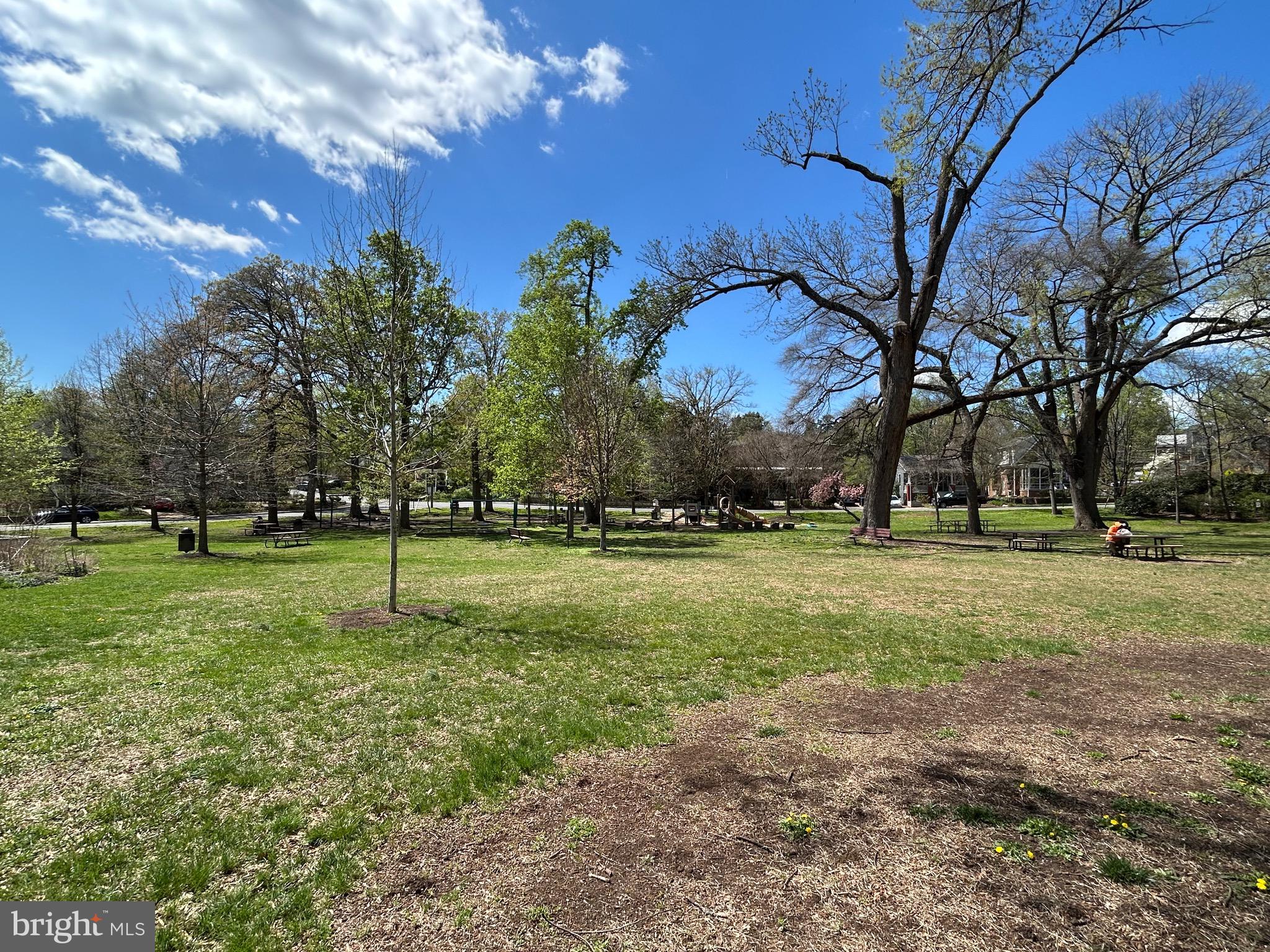 CLARENDON - Residential