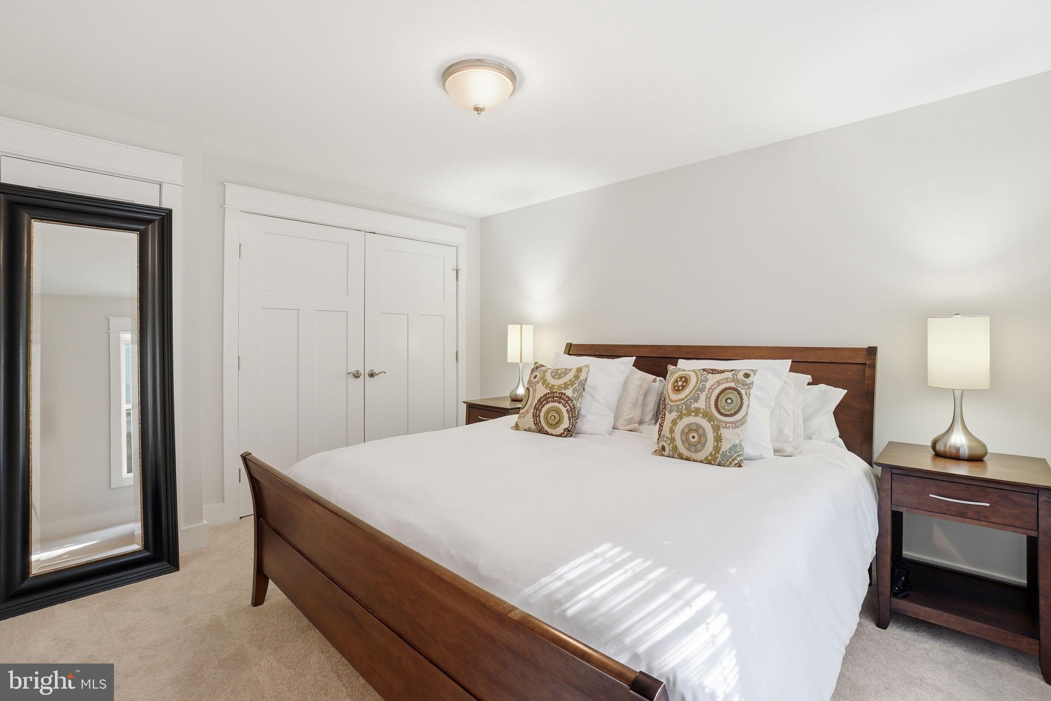 CLARENDON - Residential