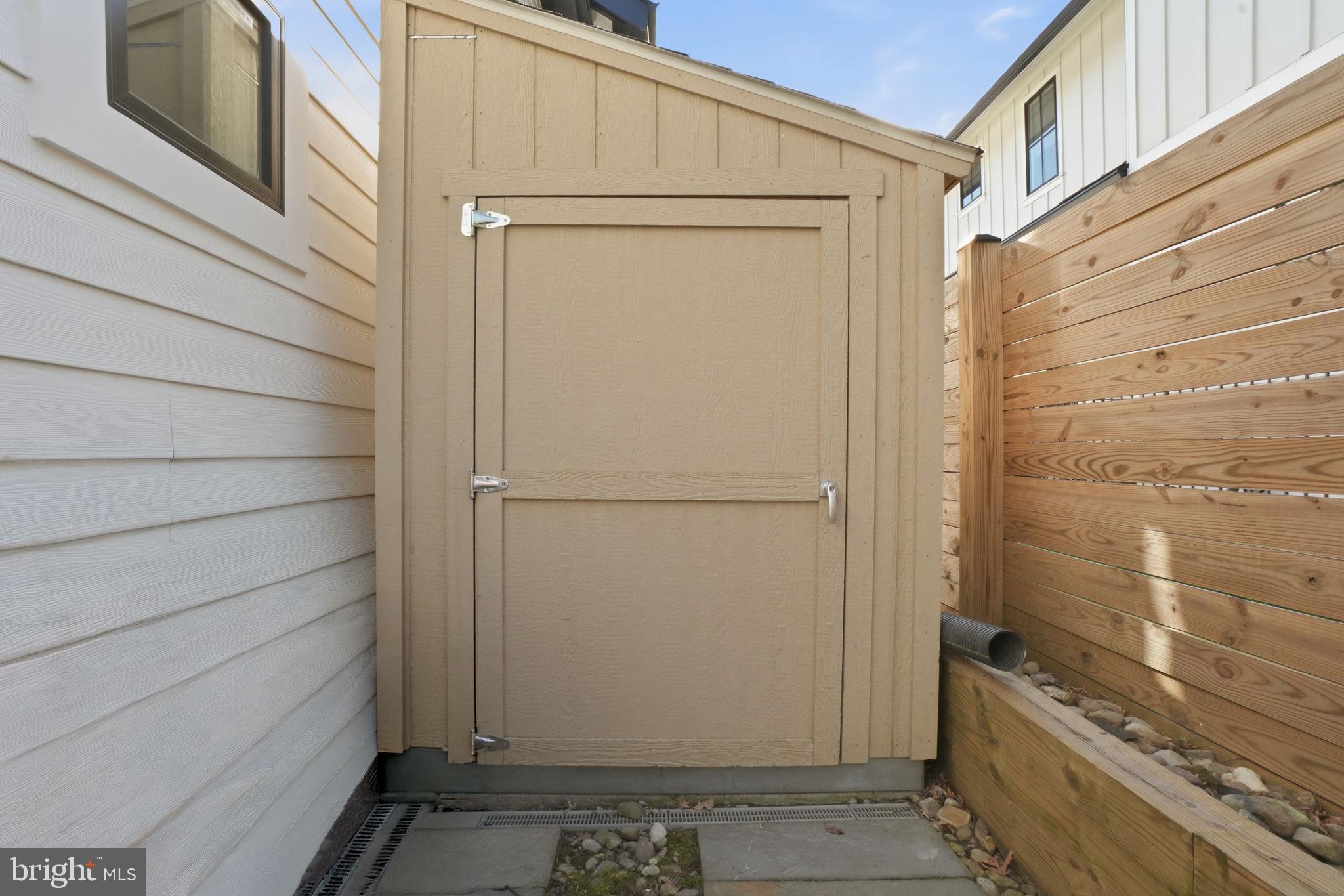 CLARENDON - Residential