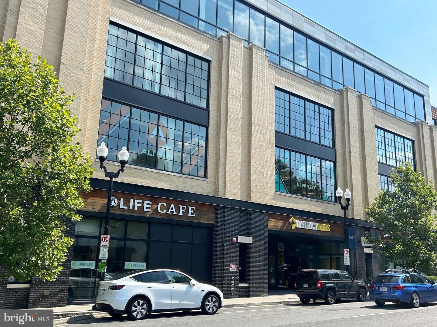 CLARENDON - Residential