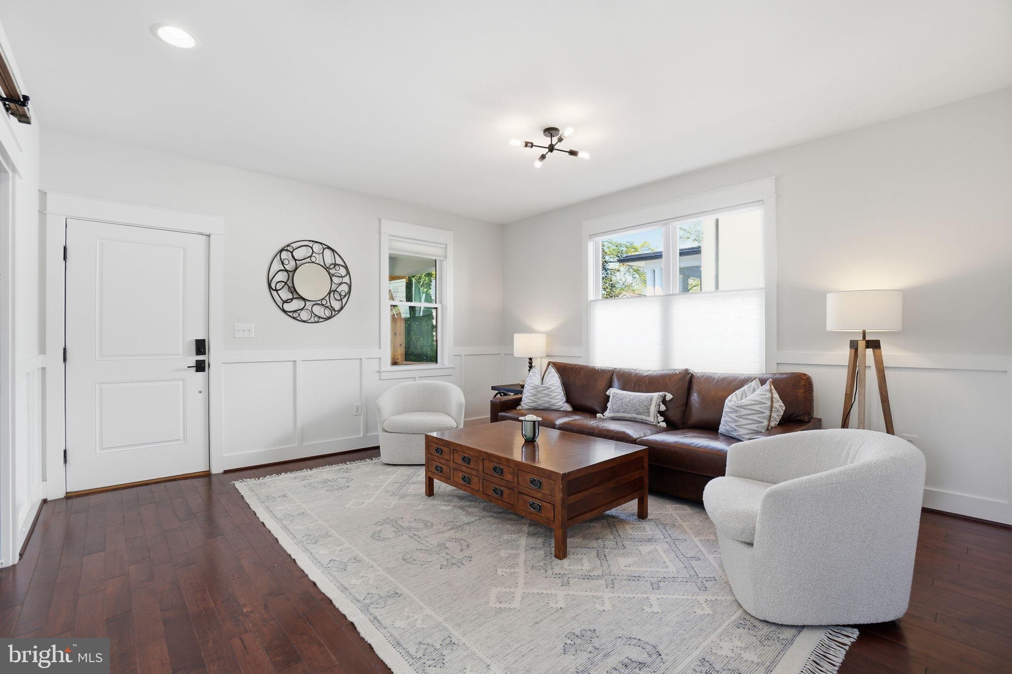 CLARENDON - Residential