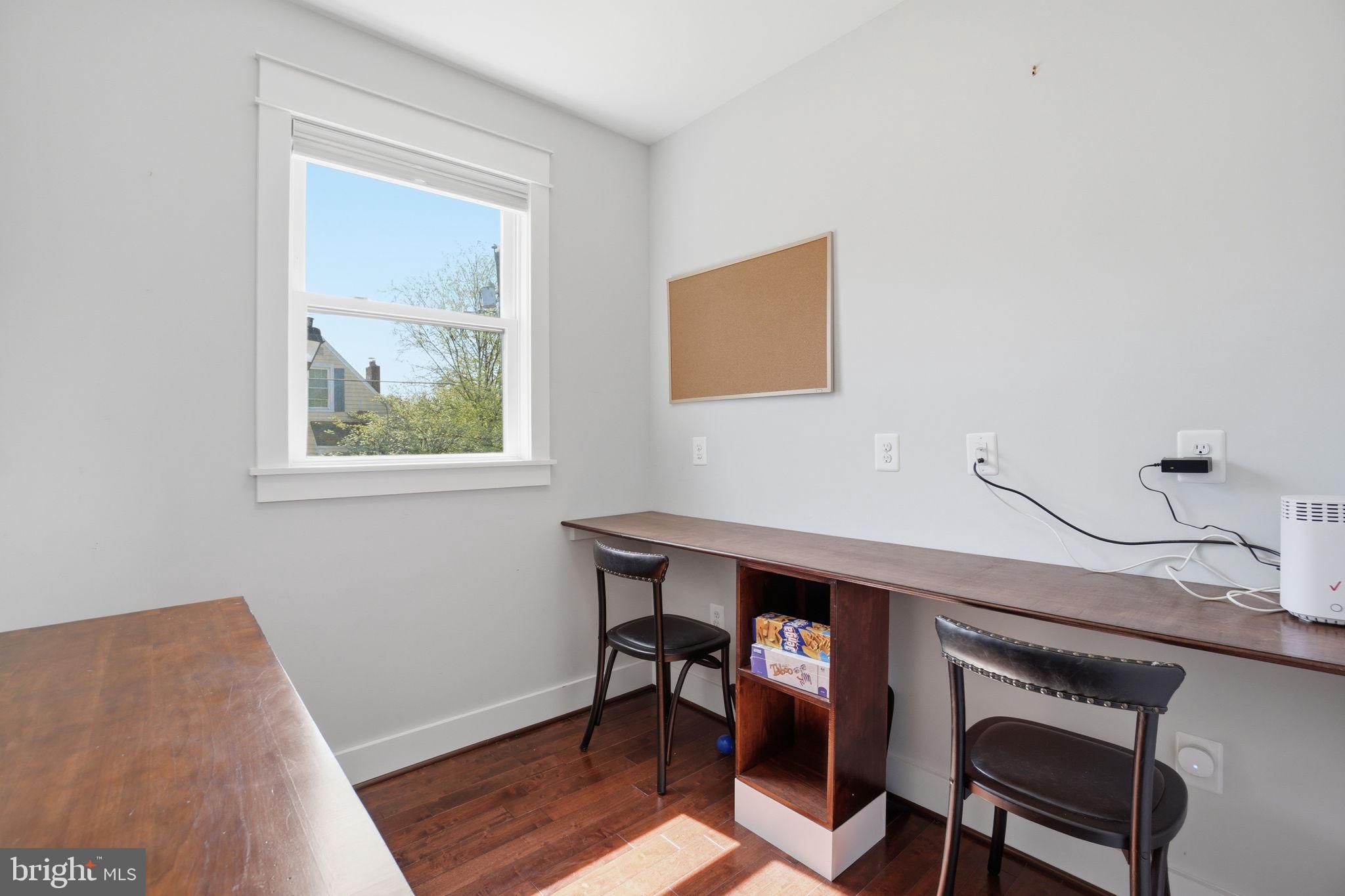 CLARENDON - Residential