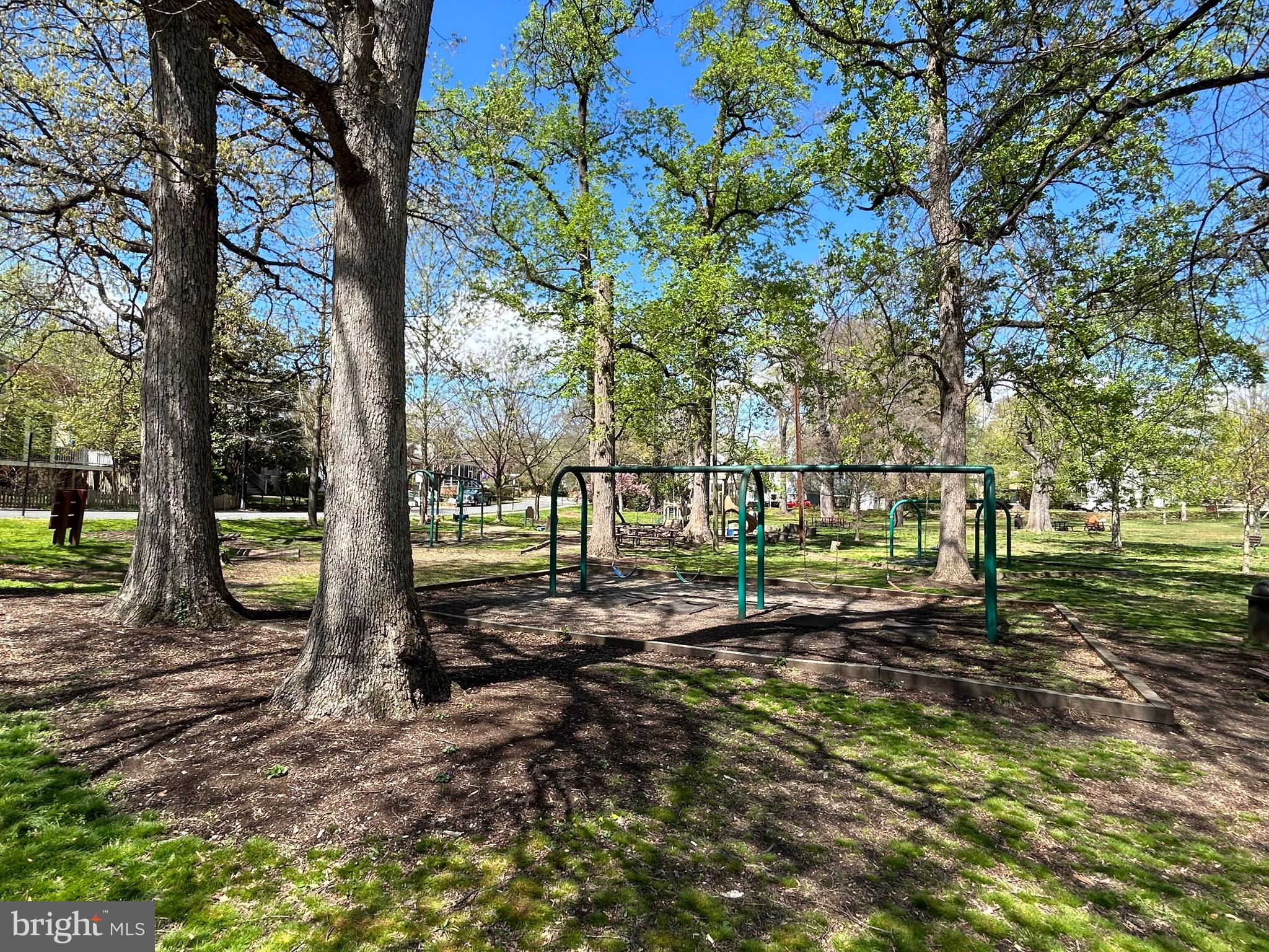 CLARENDON - Residential