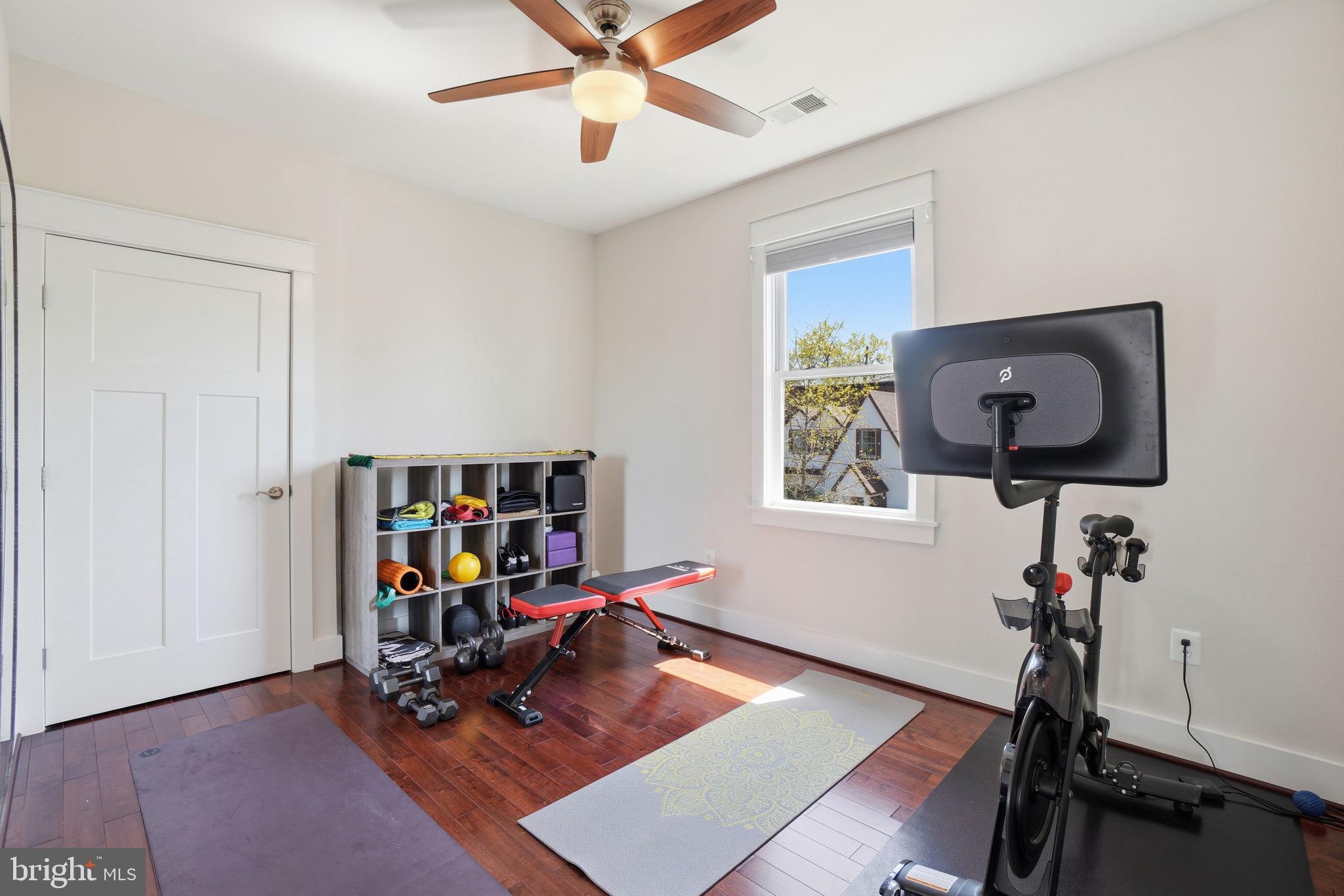 CLARENDON - Residential