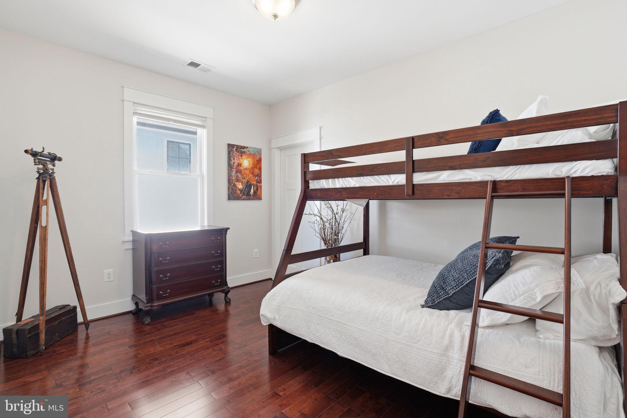 CLARENDON - Residential