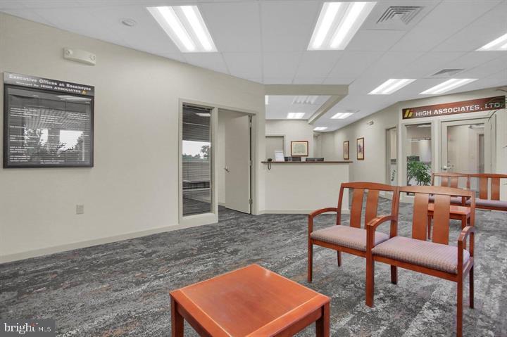 ROSSMOYNE - Commercial Lease