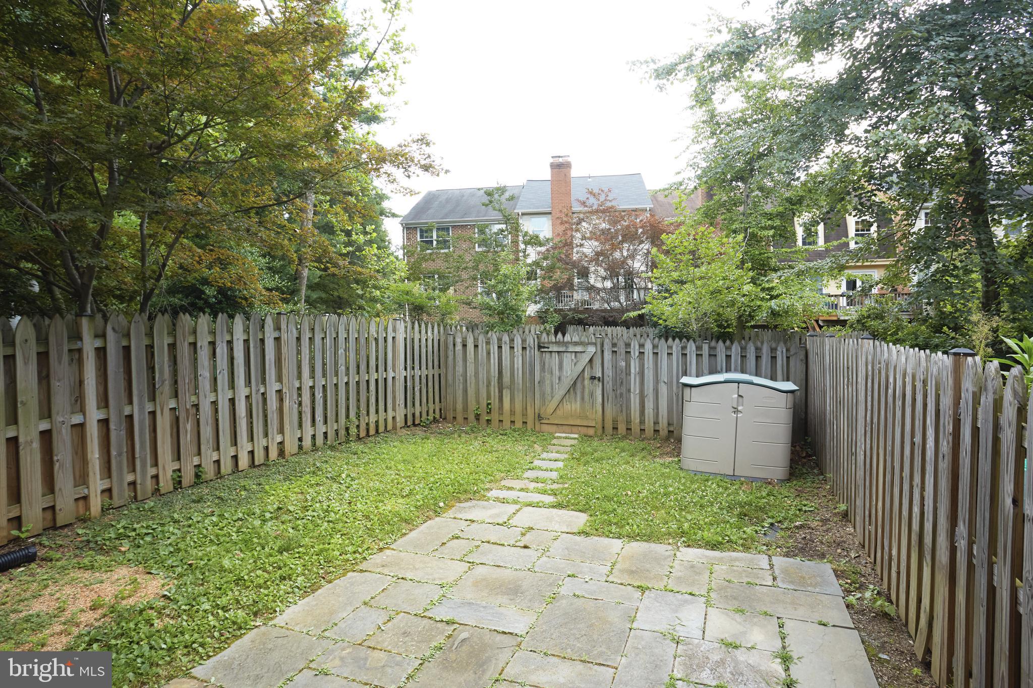 STRATTON COMMONS - Residential Lease