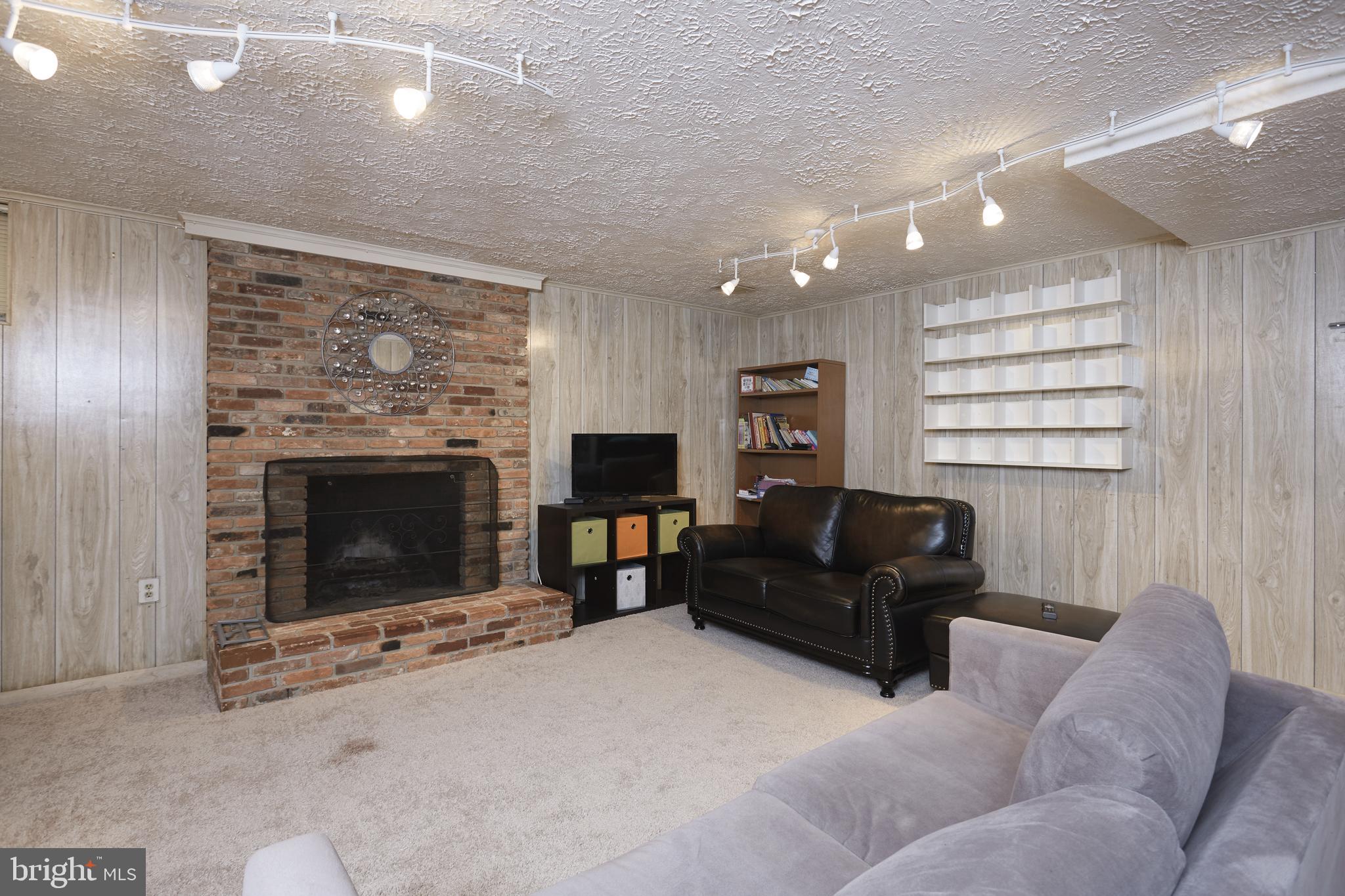 STRATTON COMMONS - Residential Lease