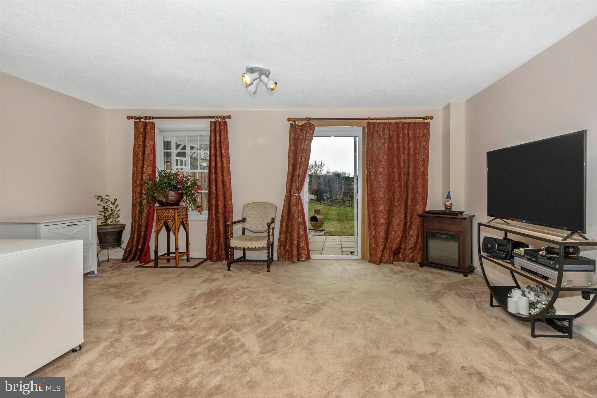 EAGLEHEAD SUMMERFIELD - Residential