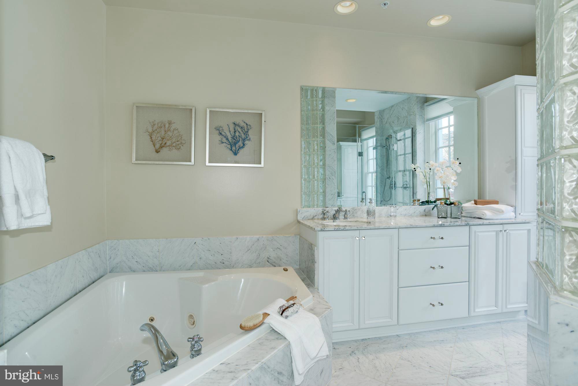 MONROE - Residential