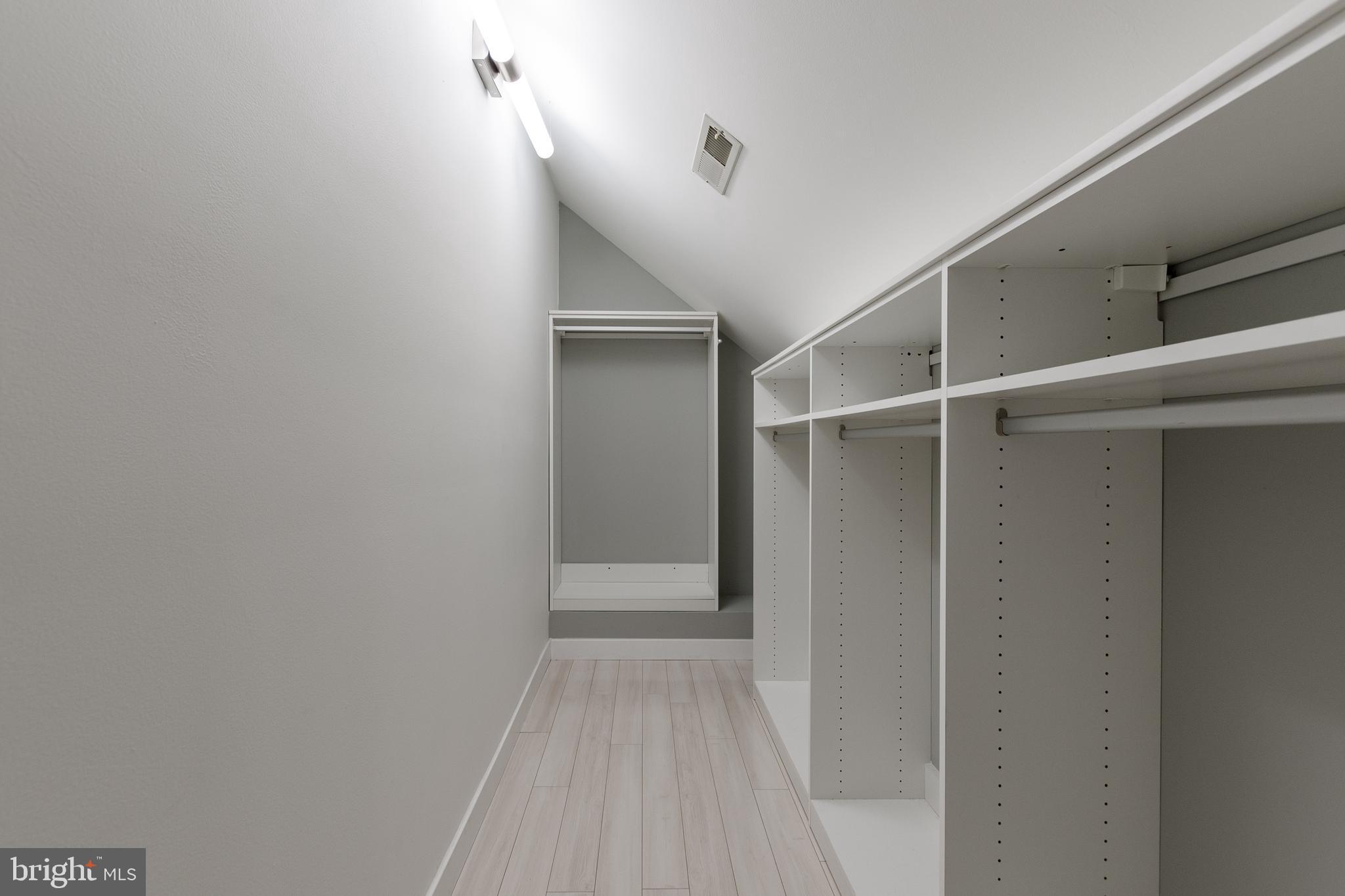 CEDAR CREEK - Residential