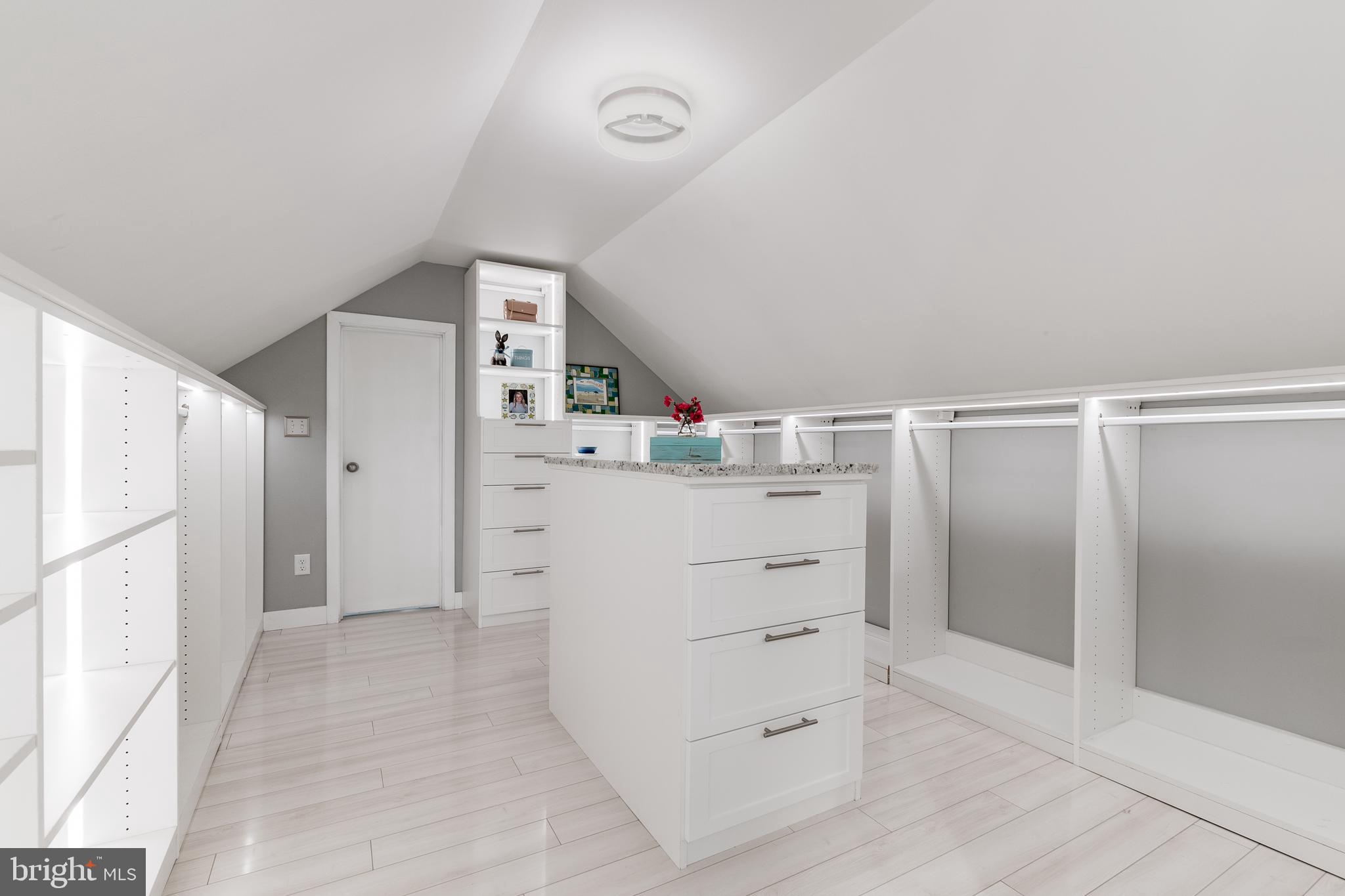 CEDAR CREEK - Residential