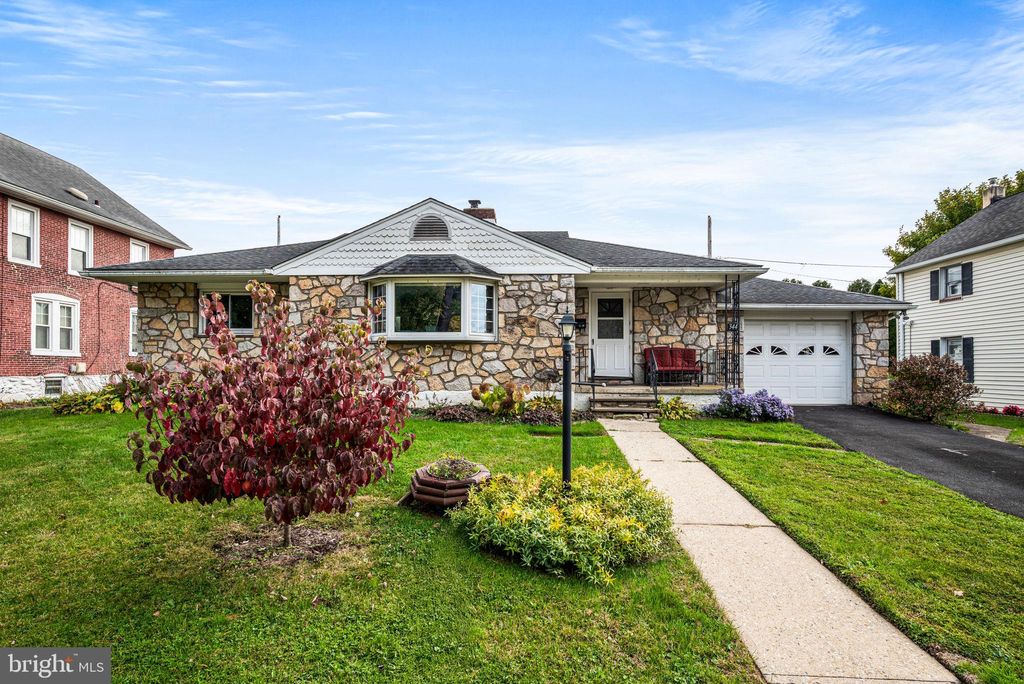 Photo of 344 Lincoln Avenue, DOWNINGTOWN, PA 19335 (MLS # PACT2111704)