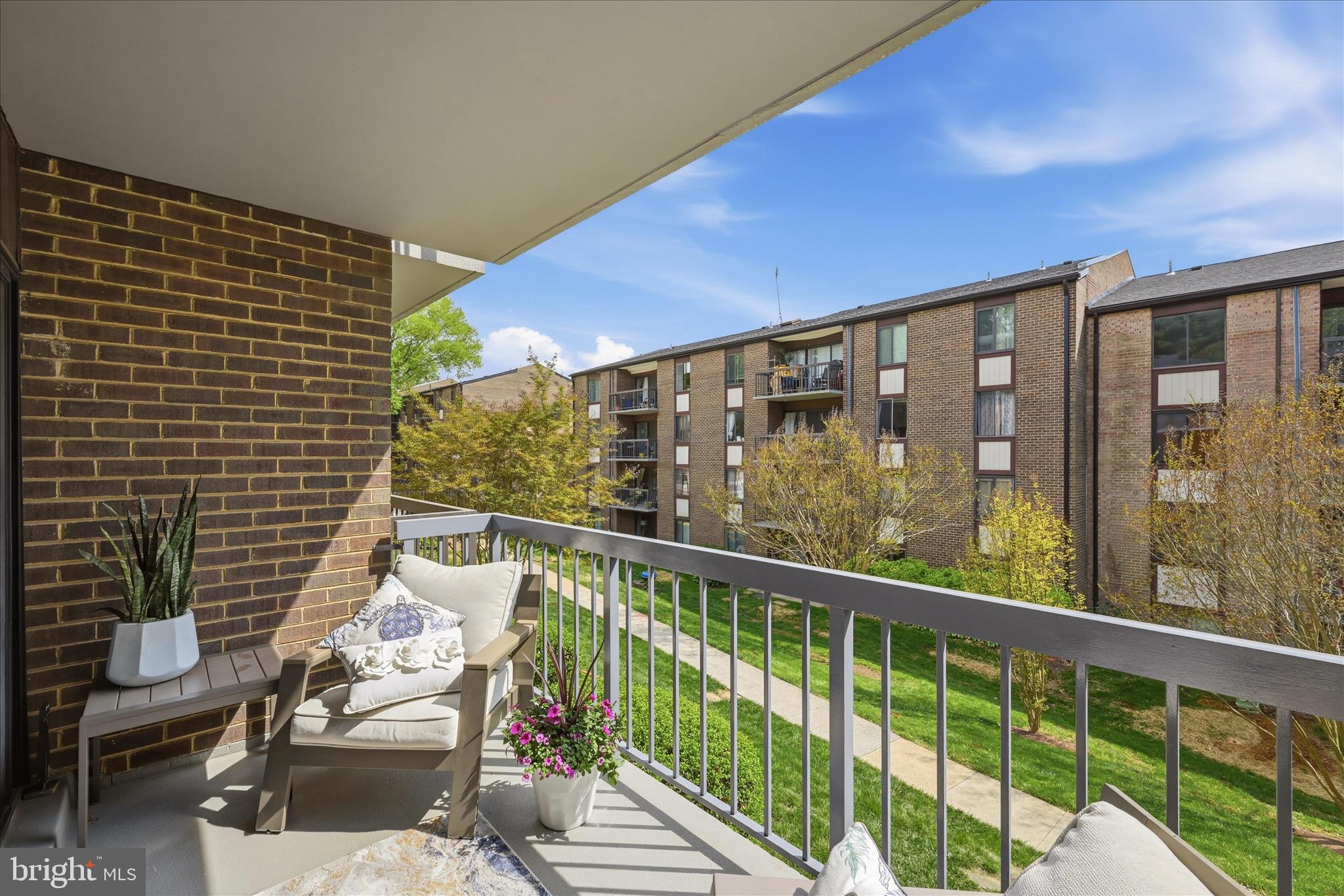 HAWTHORNE VILLAGE - Residential