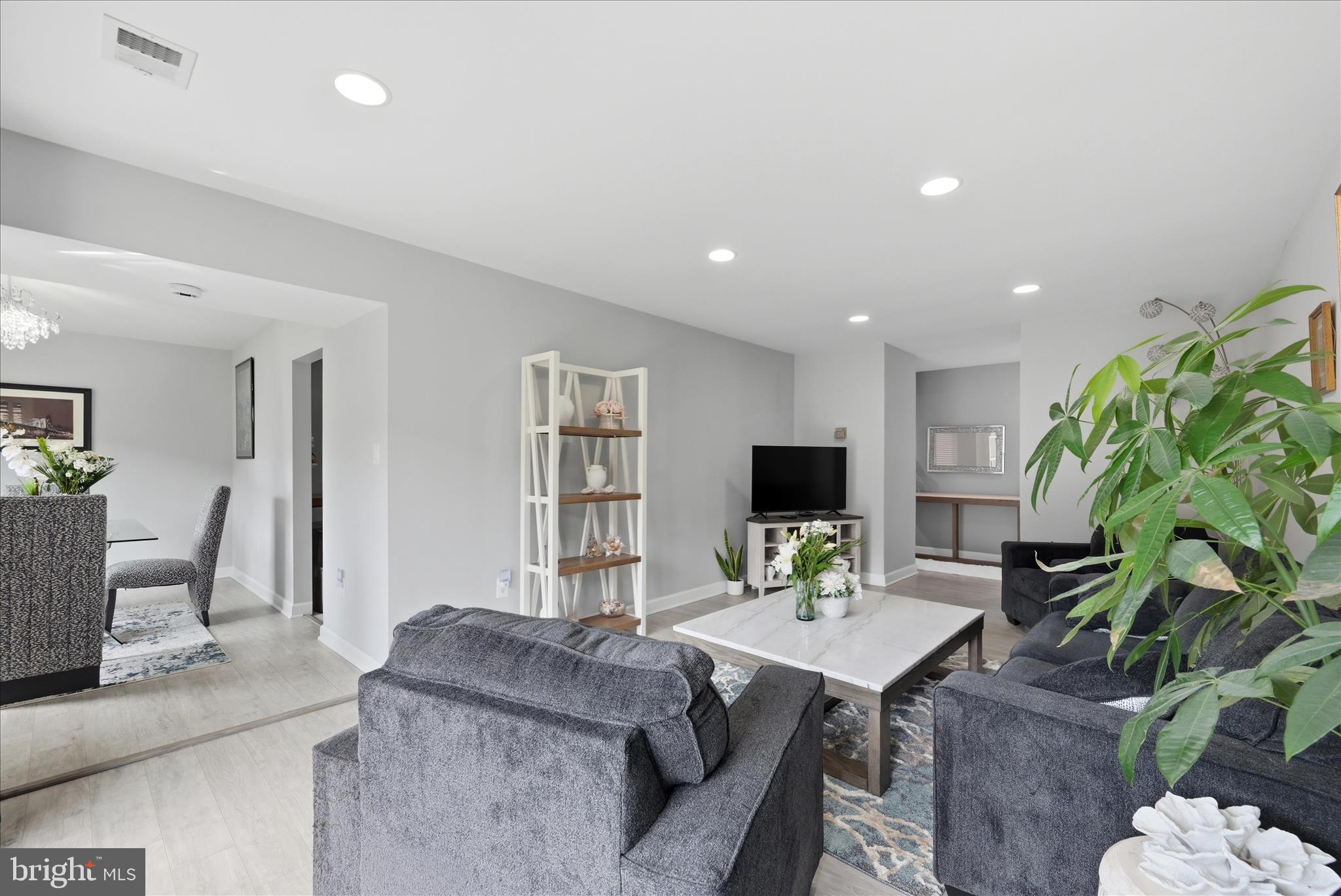 HAWTHORNE VILLAGE - Residential