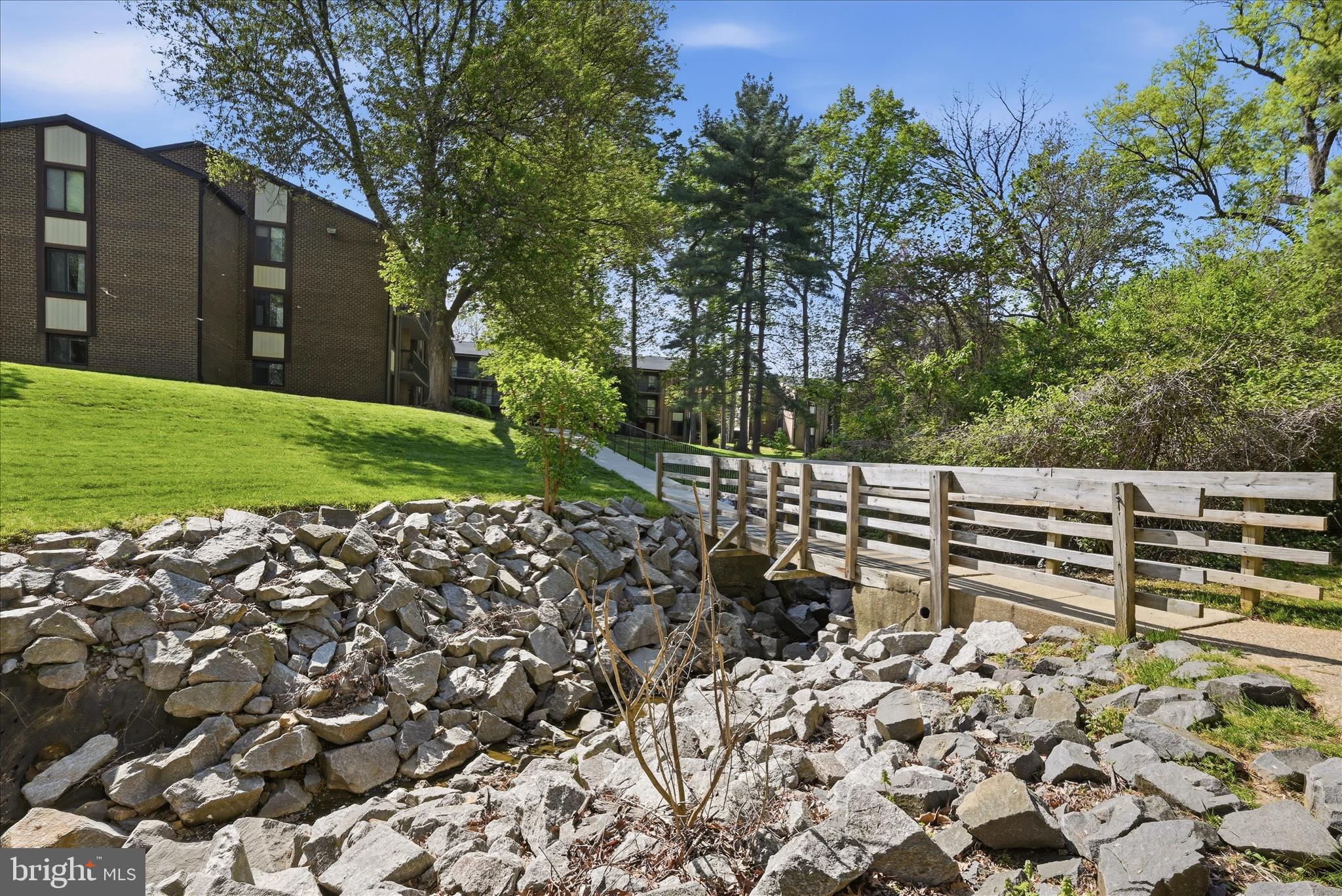 HAWTHORNE VILLAGE - Residential