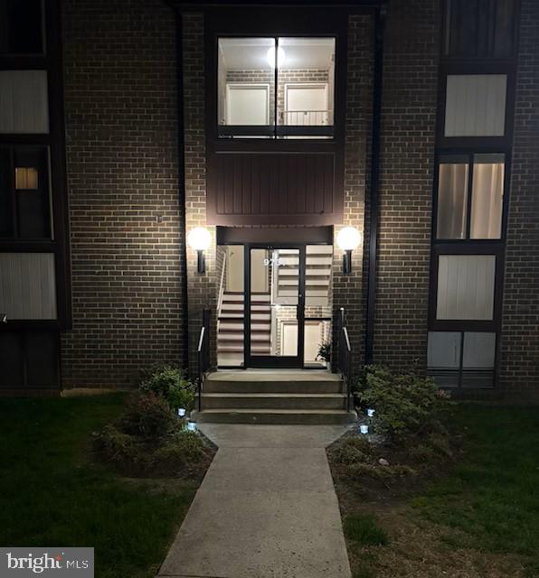 HAWTHORNE VILLAGE - Residential