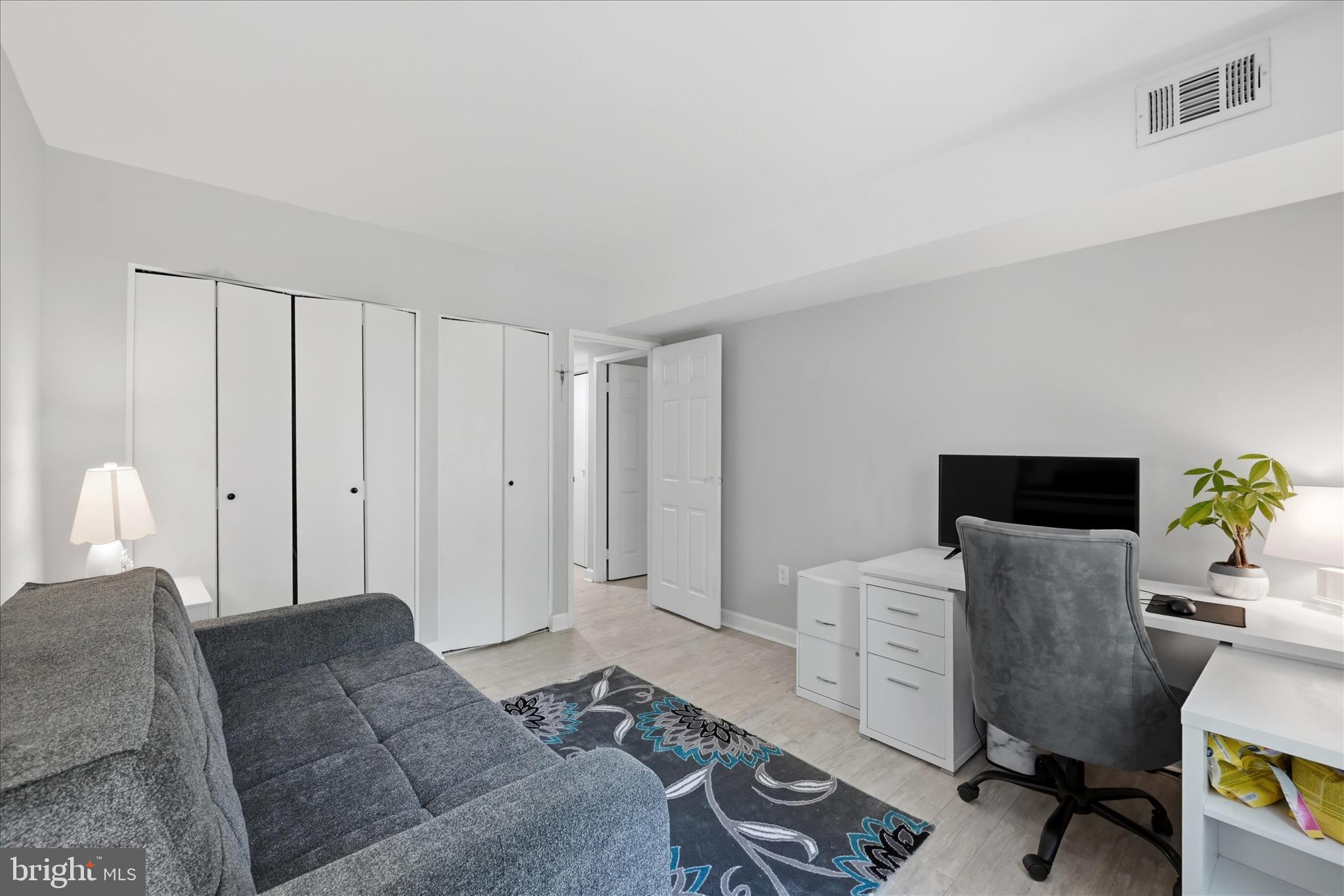 HAWTHORNE VILLAGE - Residential