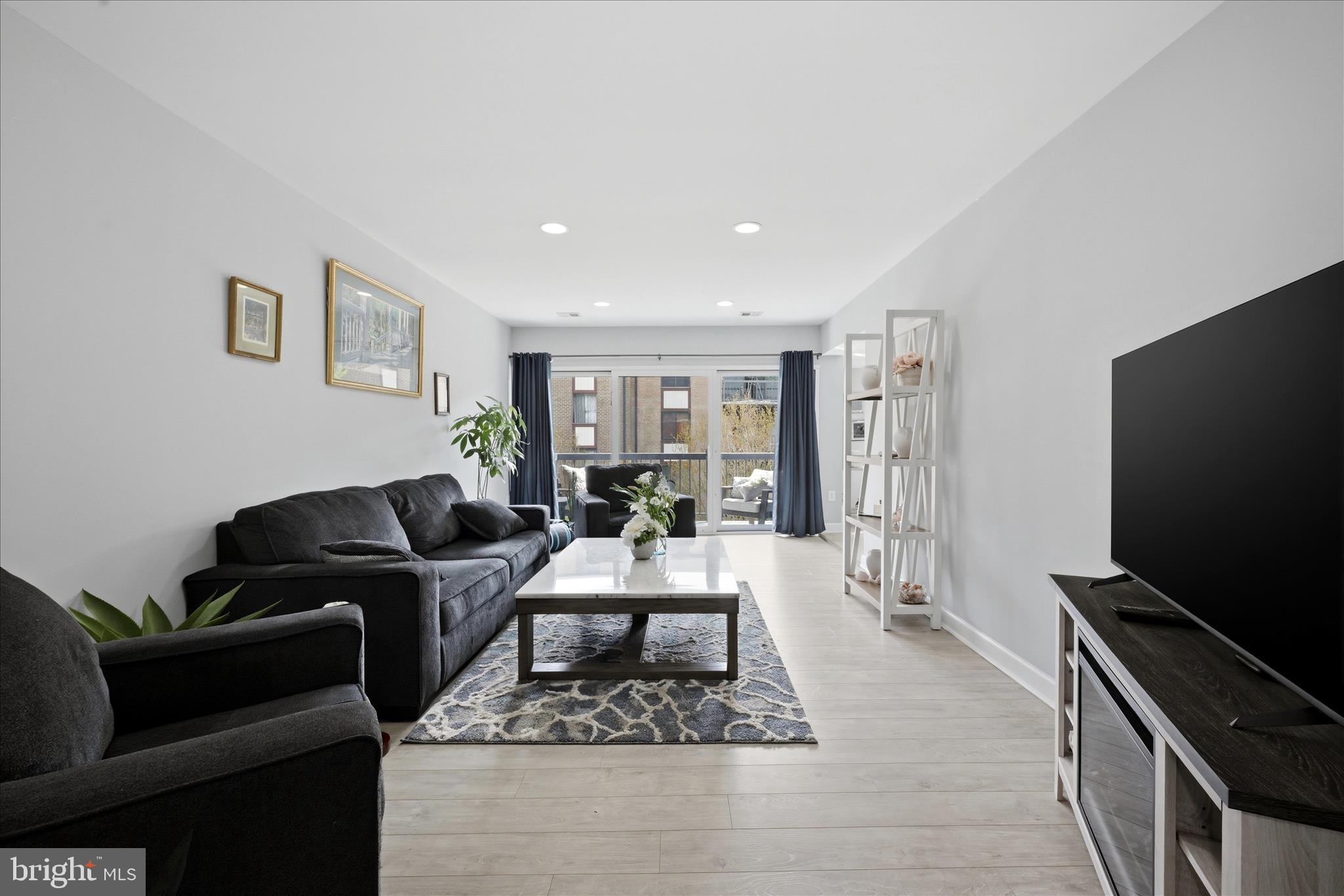 9731 KINGS CROWN COURT 102