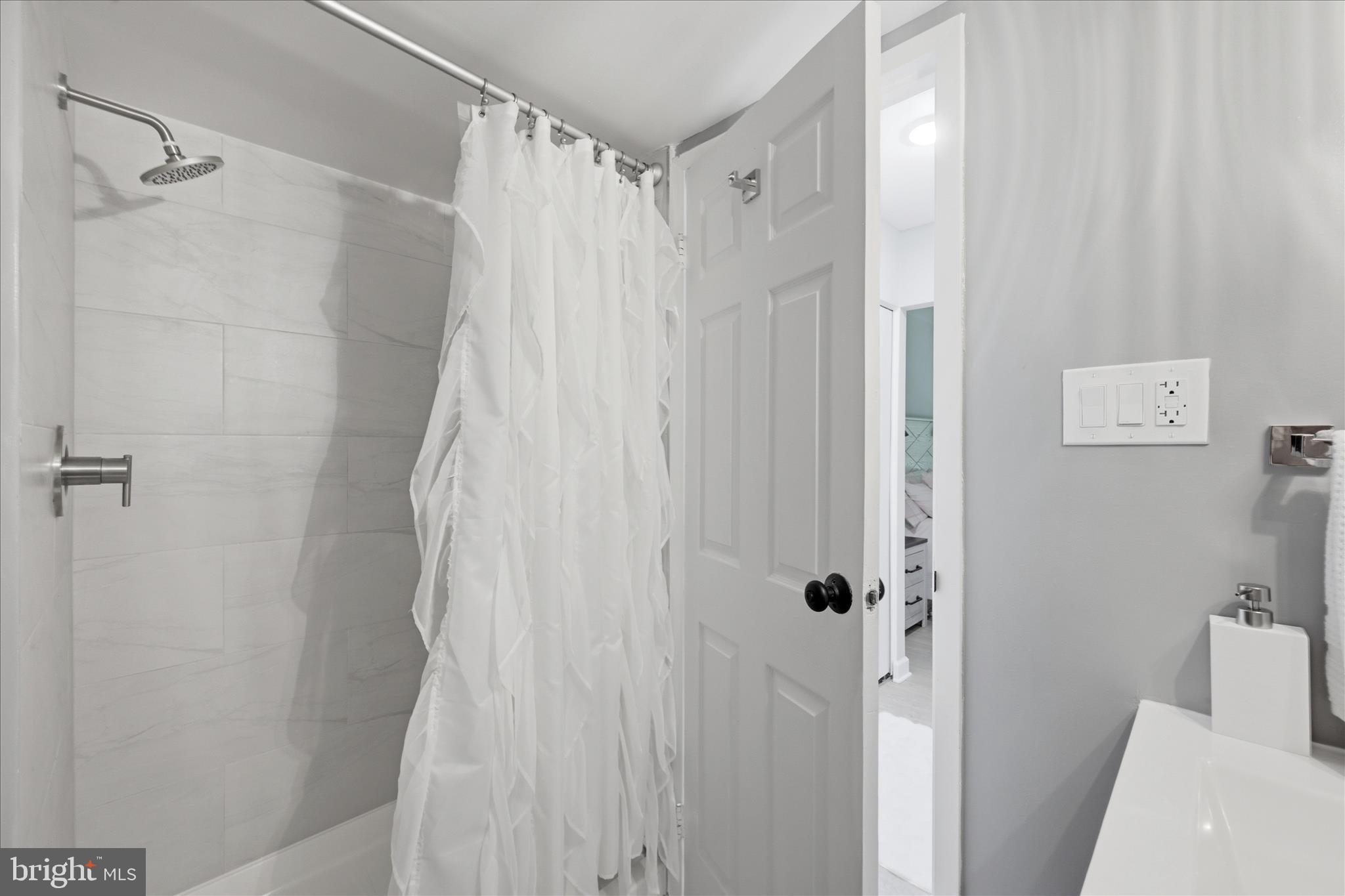 HAWTHORNE VILLAGE - Residential