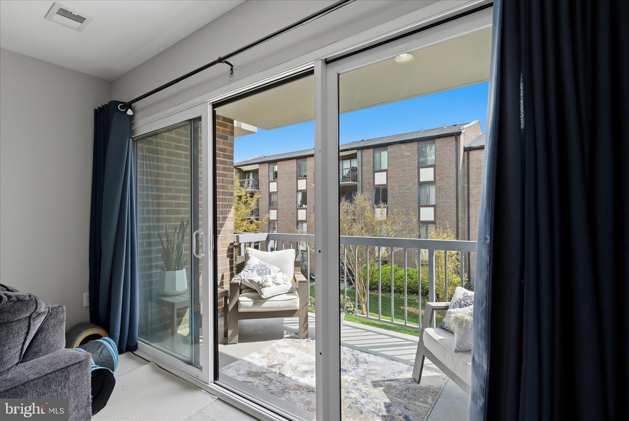 HAWTHORNE VILLAGE - Residential