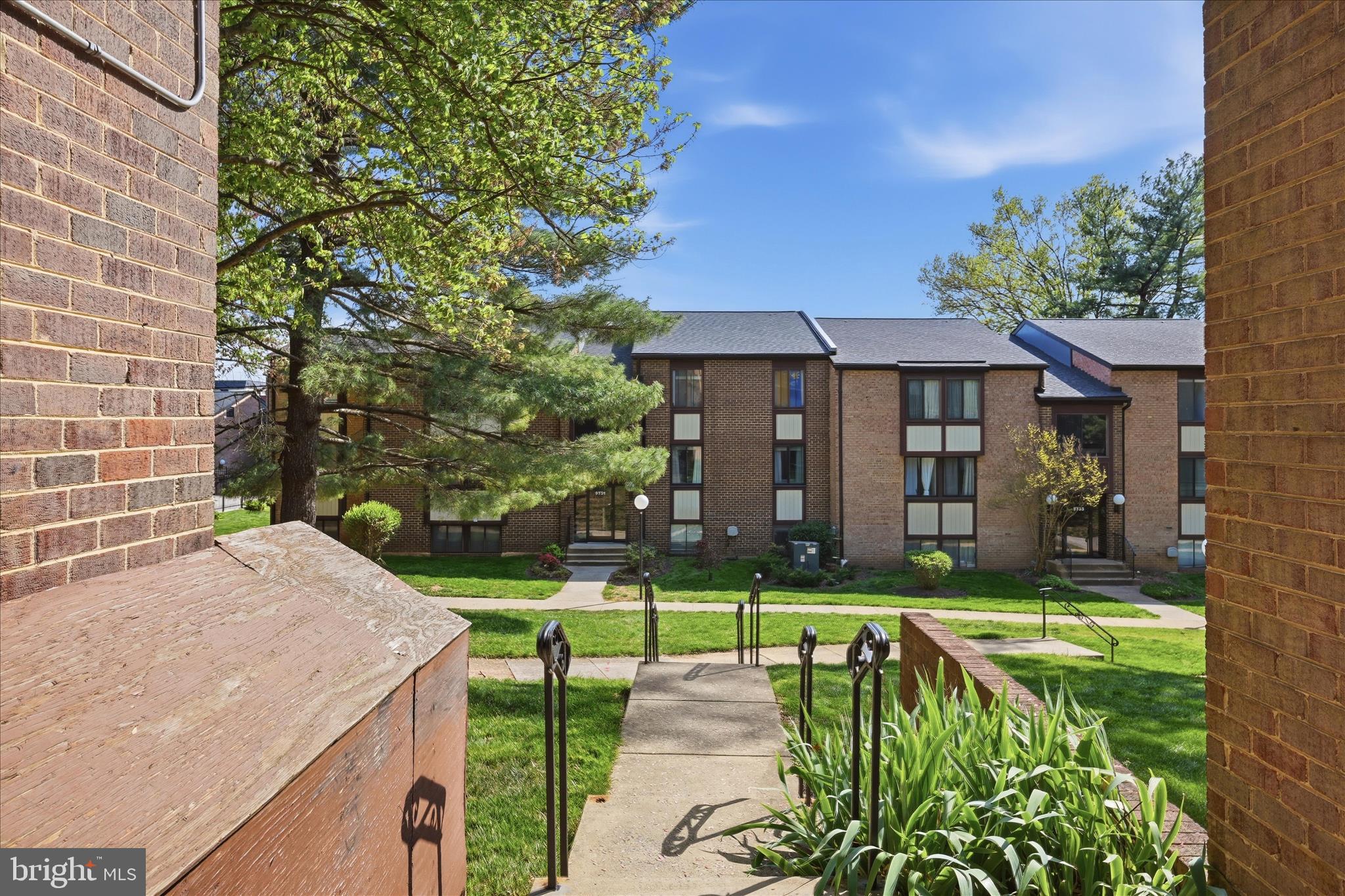 HAWTHORNE VILLAGE - Residential