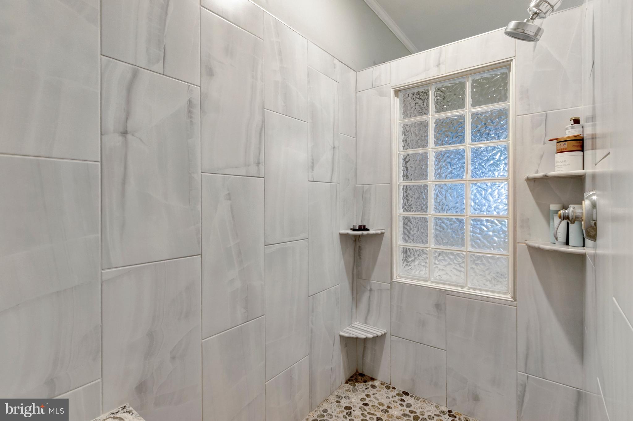 HIGH VIEW - Residential