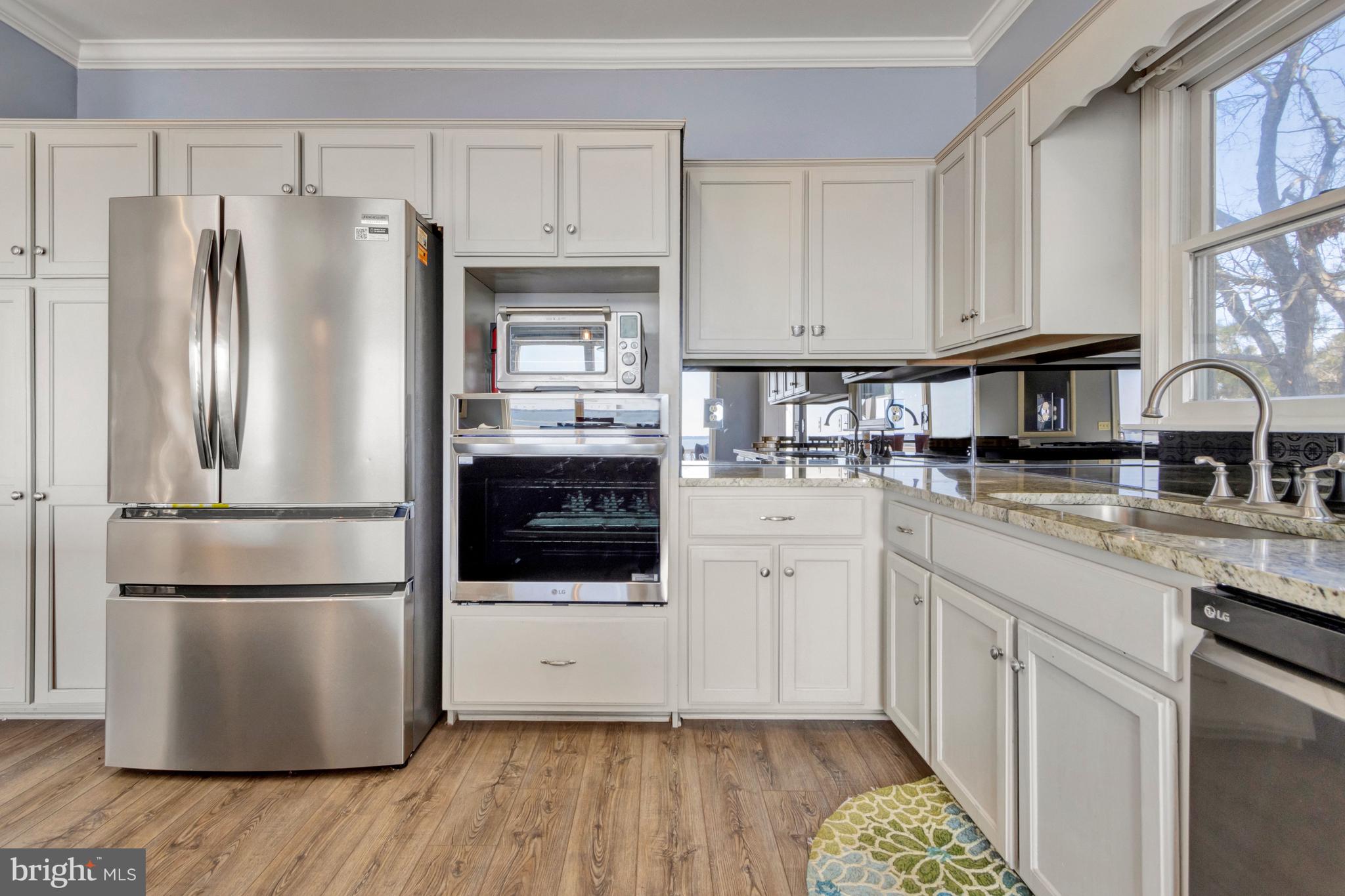 HIGH VIEW - Residential