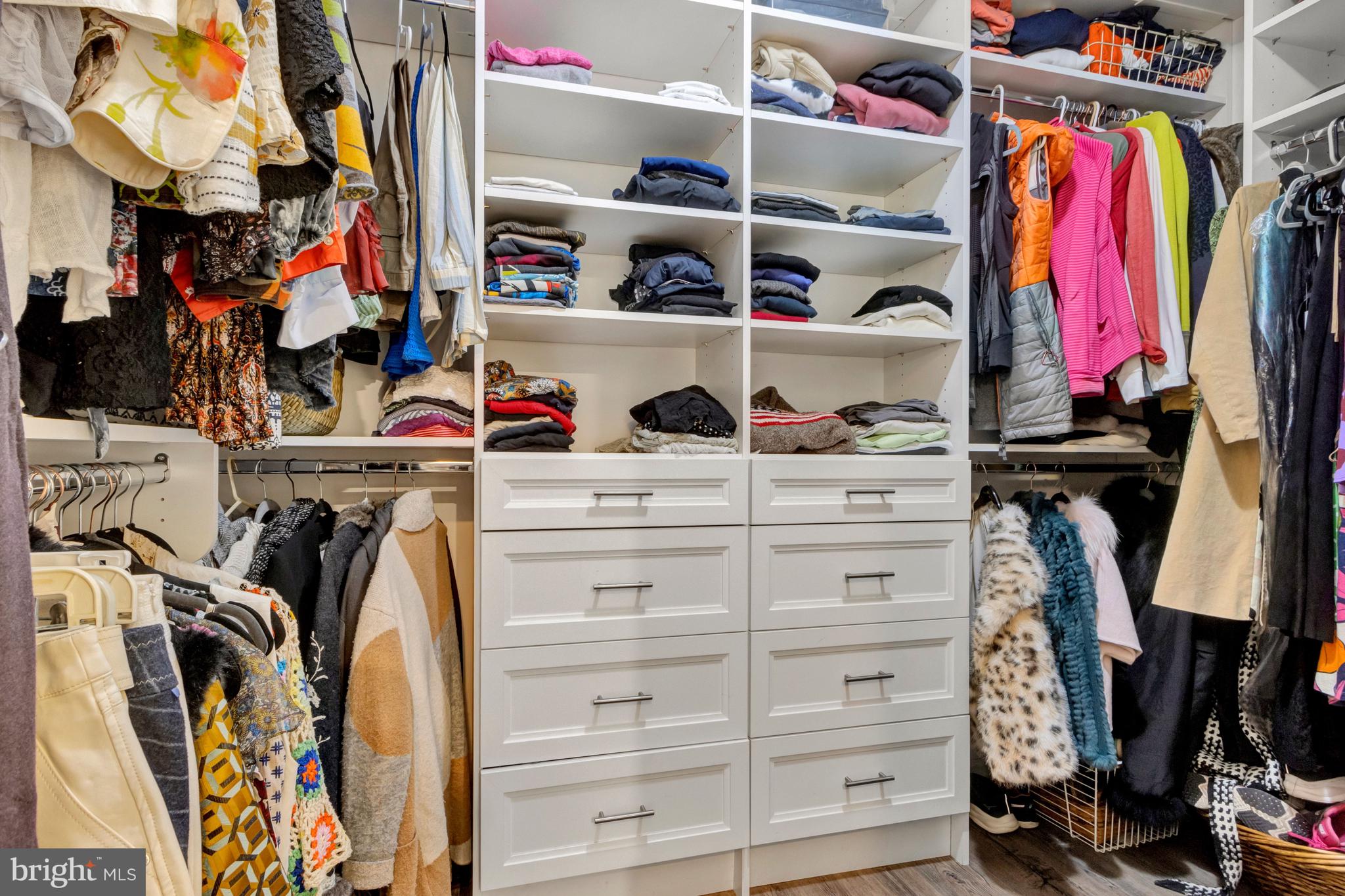 HIGH VIEW - Residential