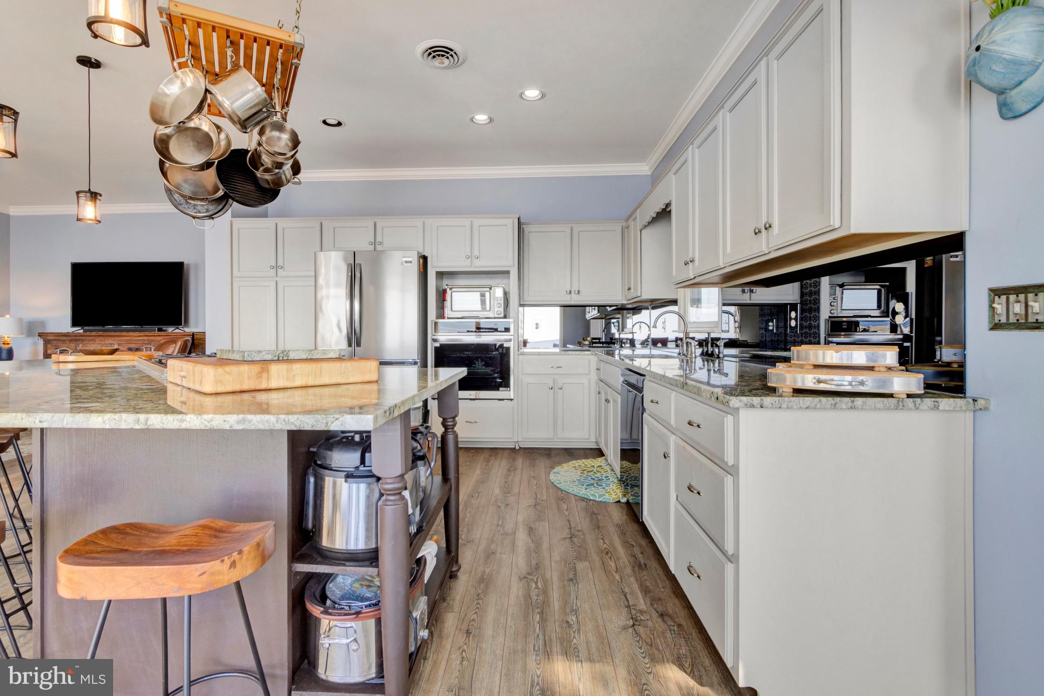 HIGH VIEW - Residential