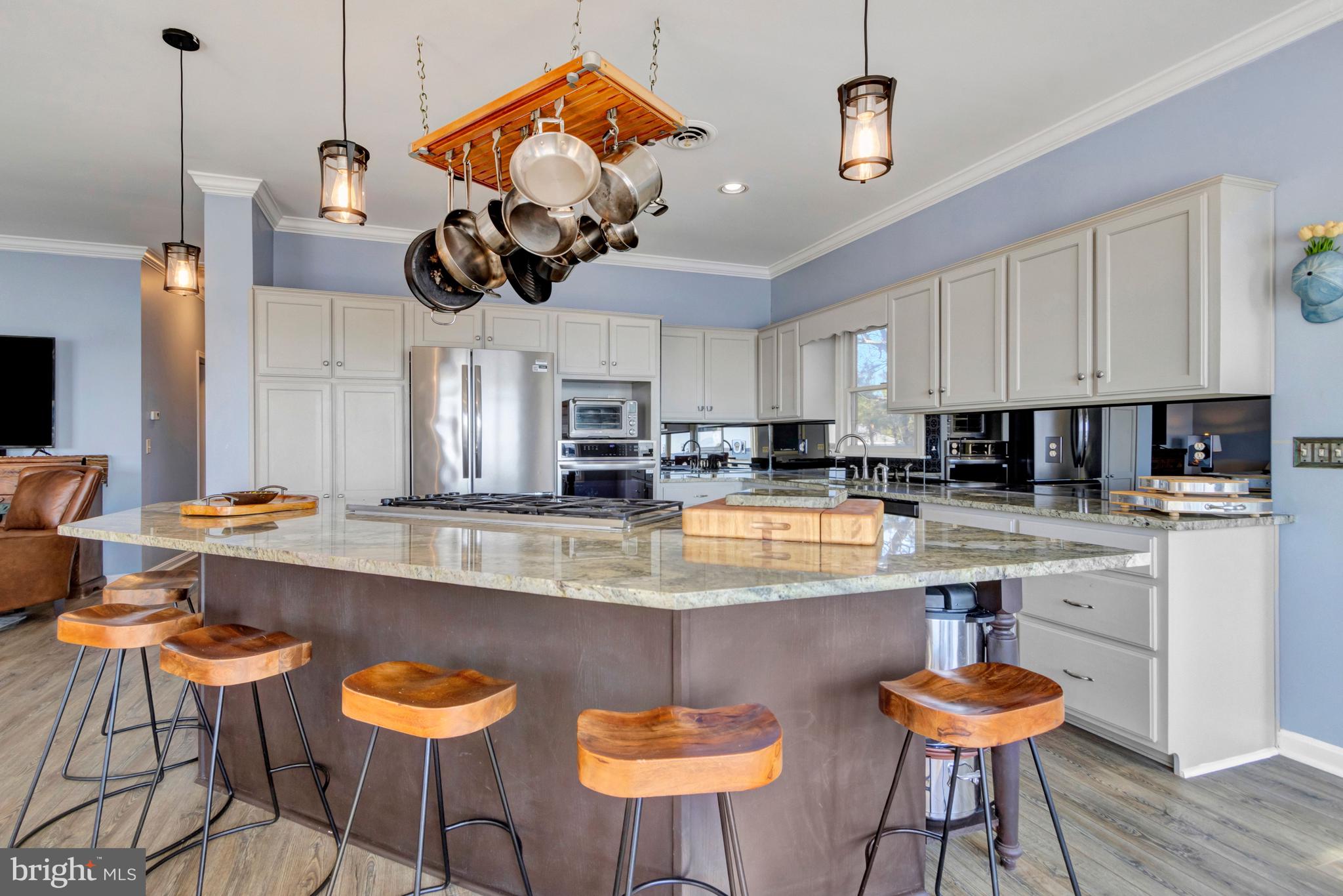 HIGH VIEW - Residential