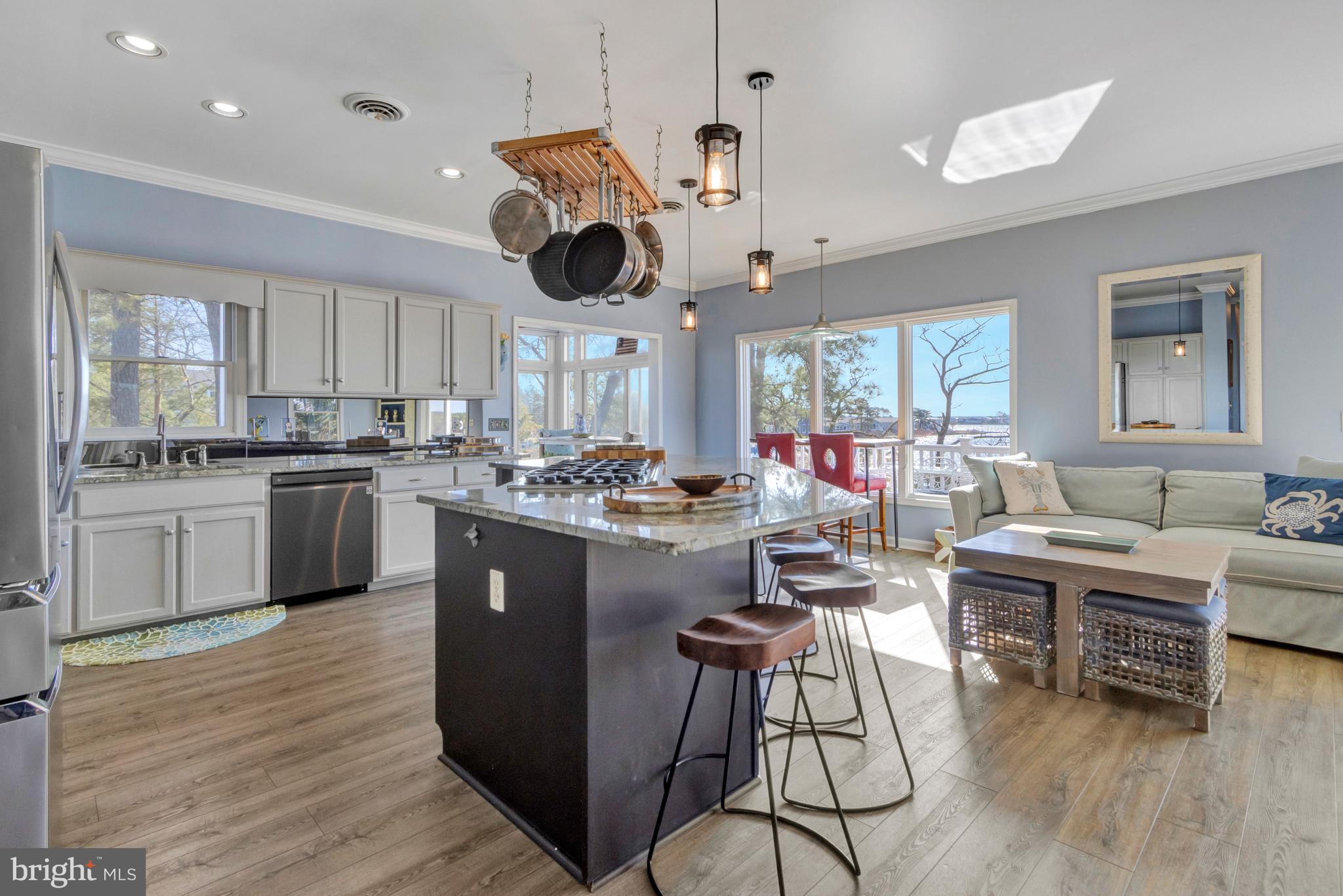 HIGH VIEW - Residential