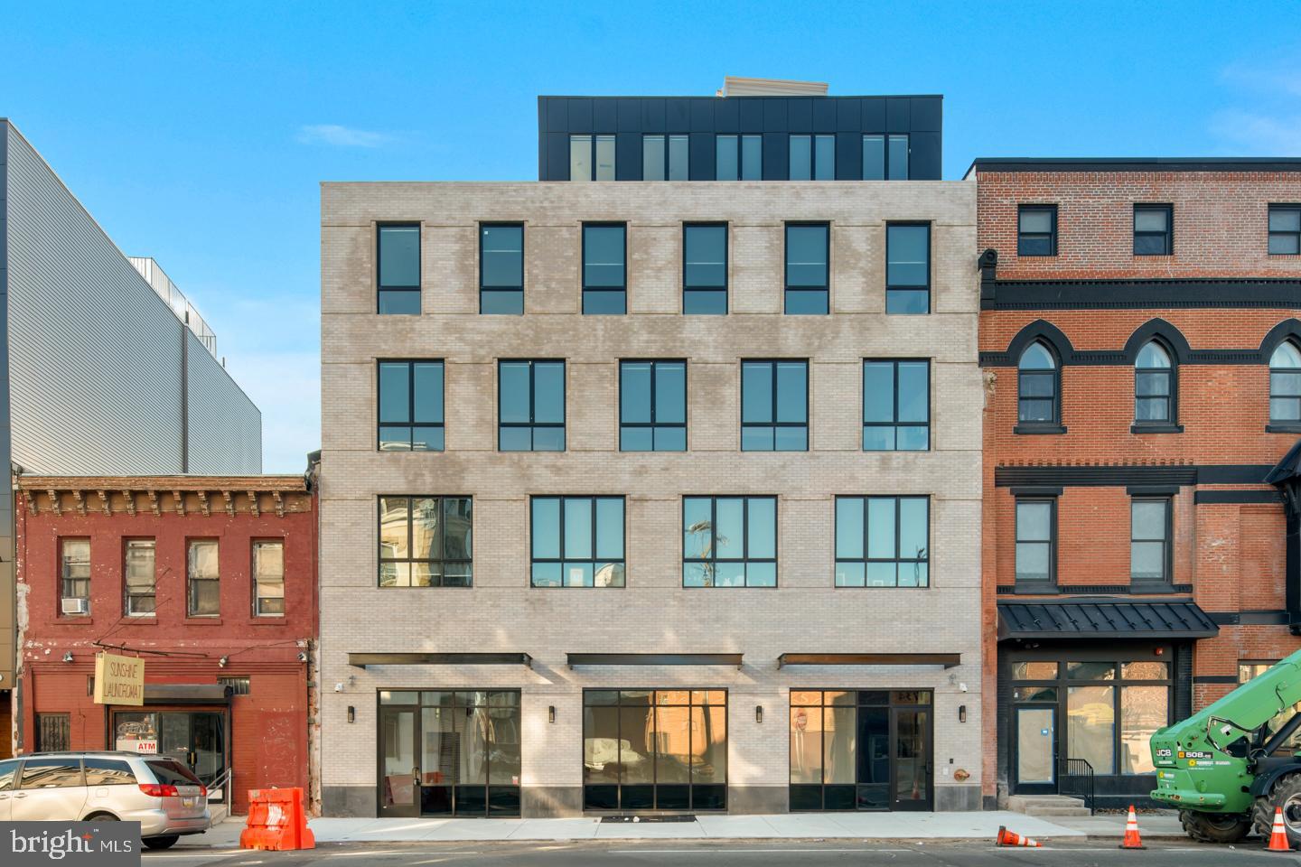 FAIRMOUNT - Residential Lease