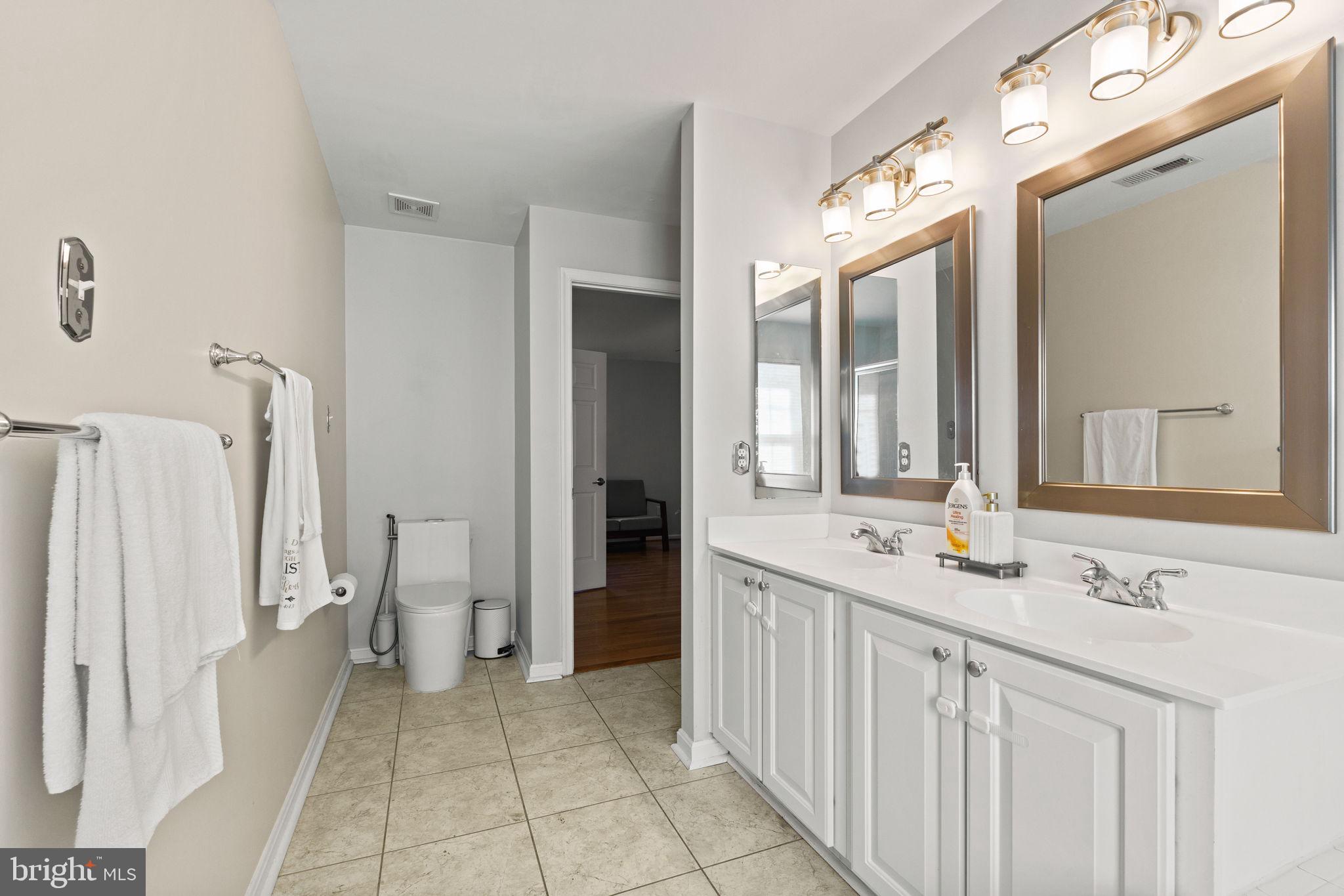 WILLIAMS KNOLL - Residential