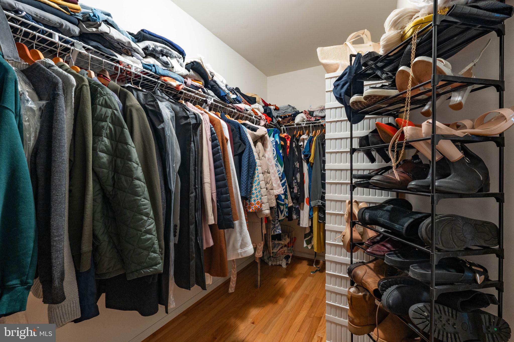 WILLIAMS KNOLL - Residential