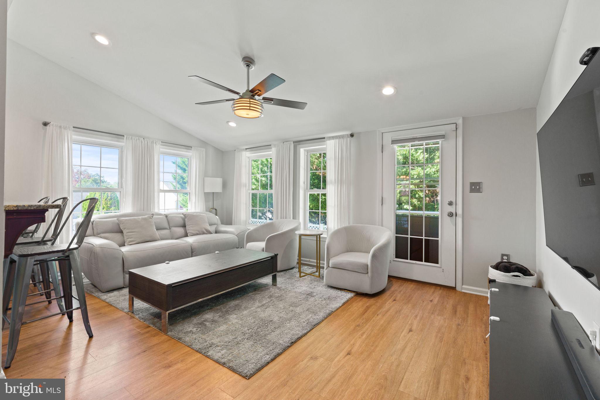 WILLIAMS KNOLL - Residential