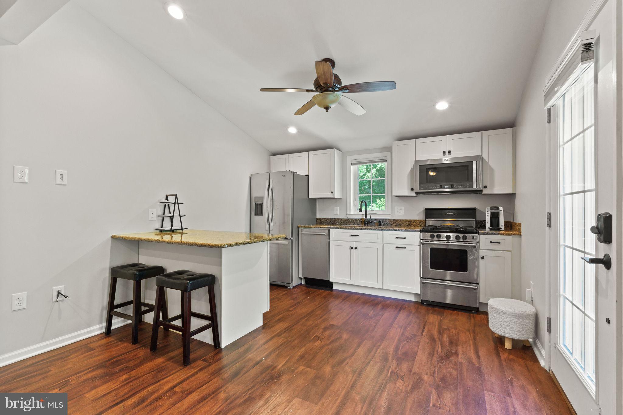 WILLIAMS KNOLL - Residential