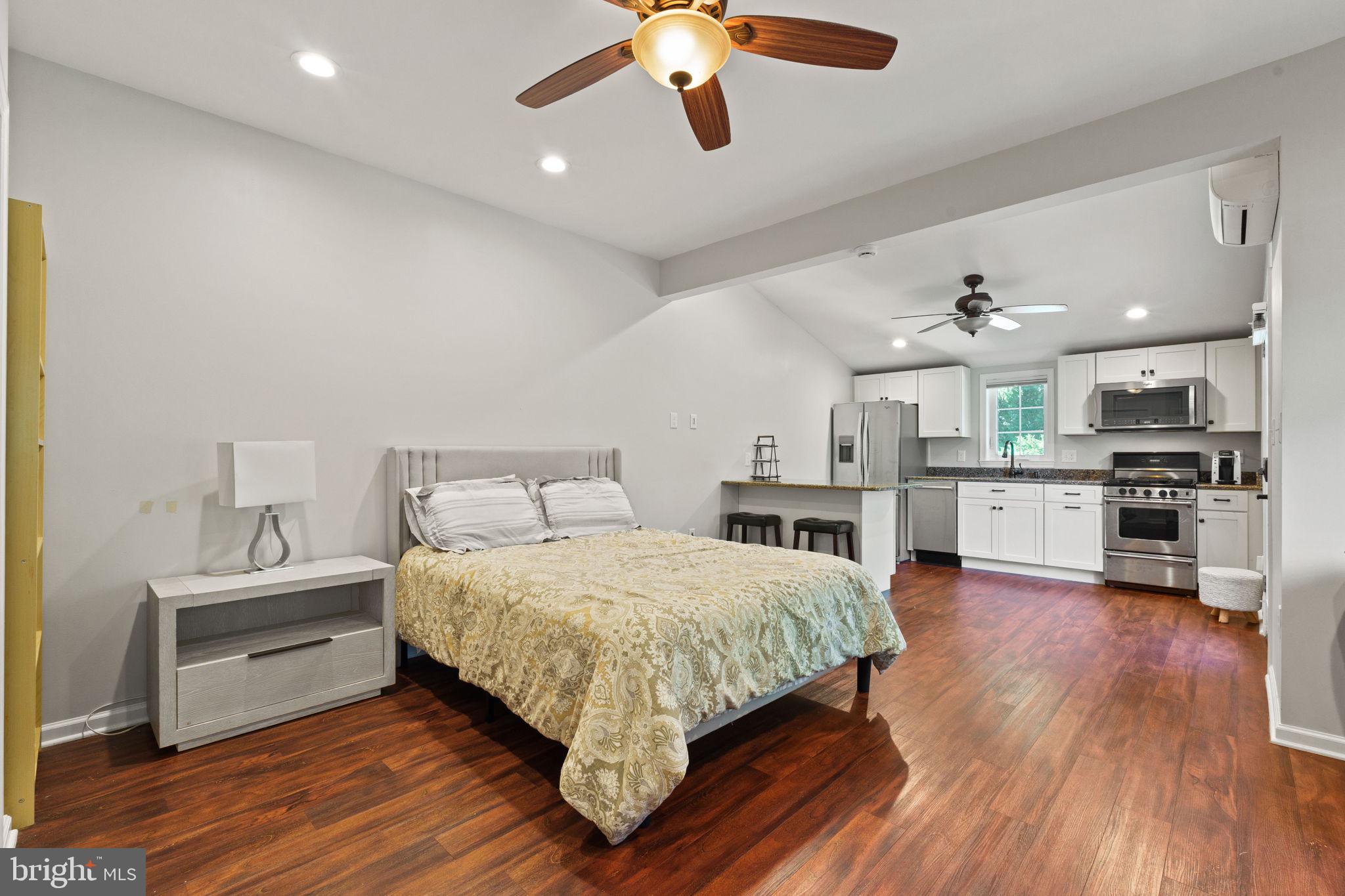 WILLIAMS KNOLL - Residential