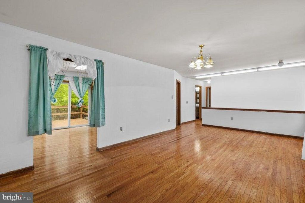 Photo of 1041 Country Place Drive, TOBYHANNA, PA 18466 (MLS # PAMR2005150)