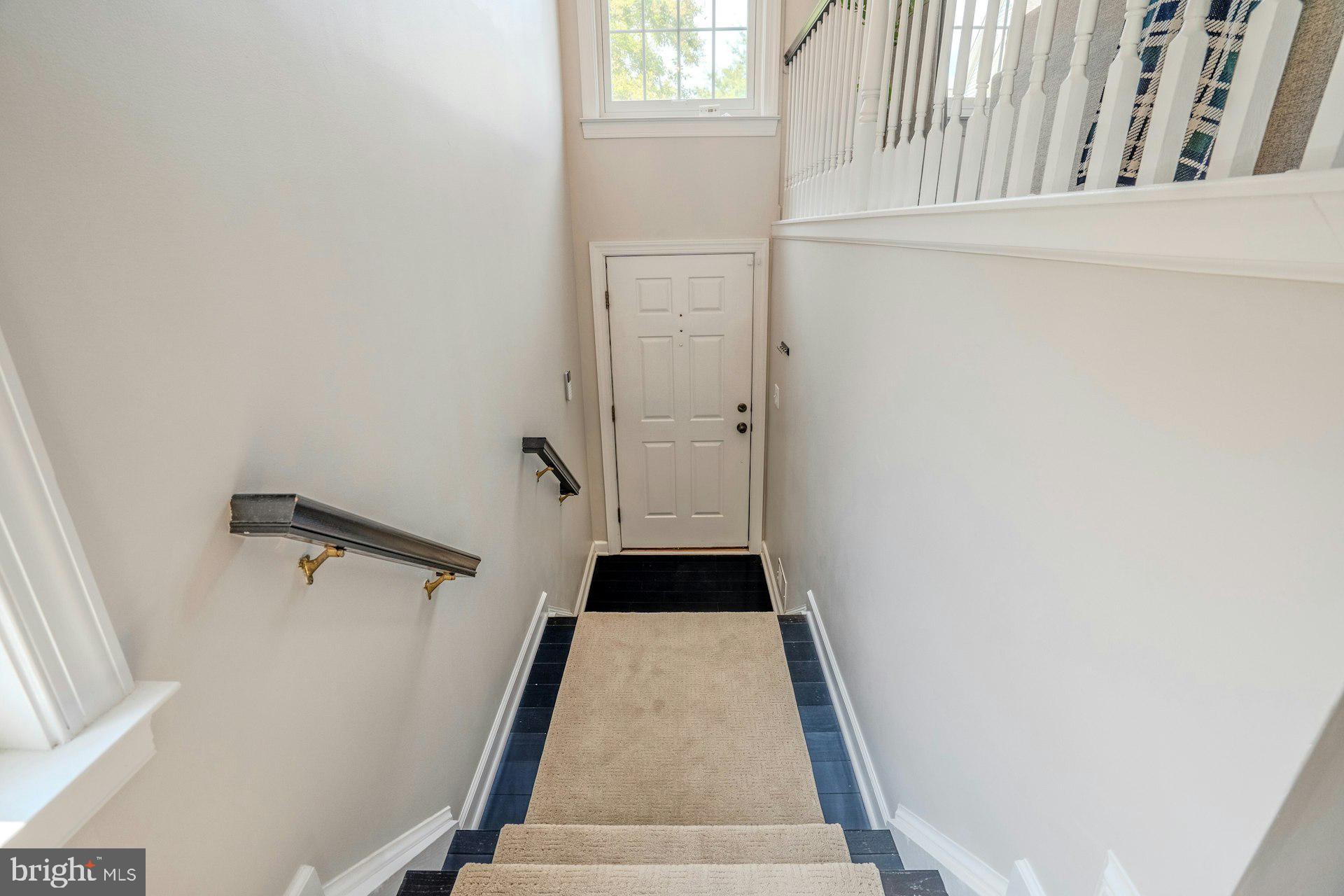 4555 GOSSAMER WAY