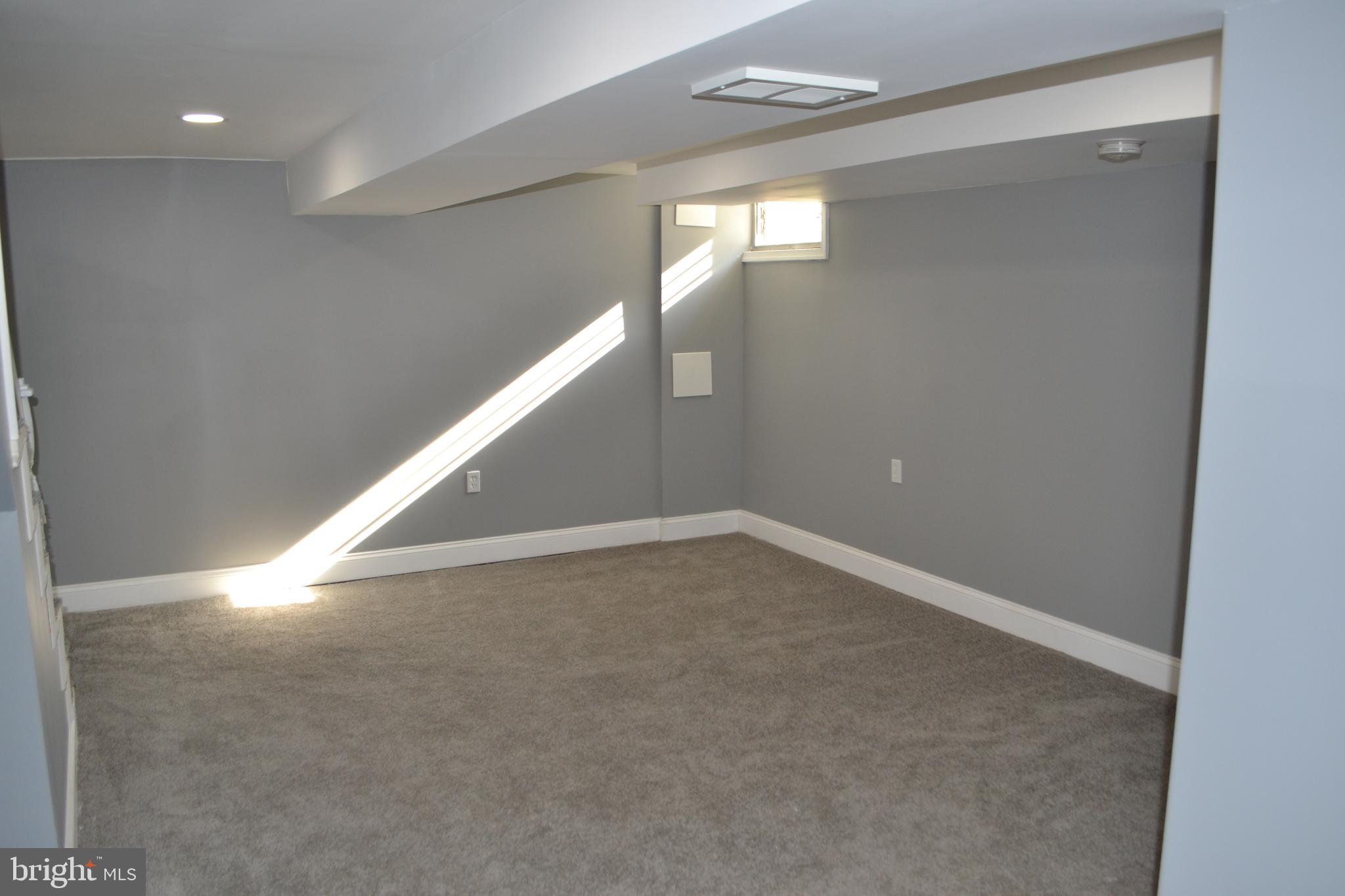 BEVERLY HILLS - Residential Lease