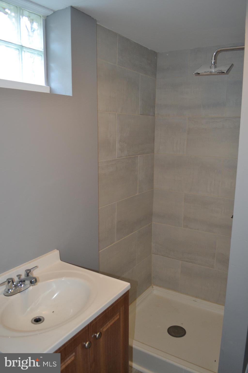 BEVERLY HILLS - Residential Lease