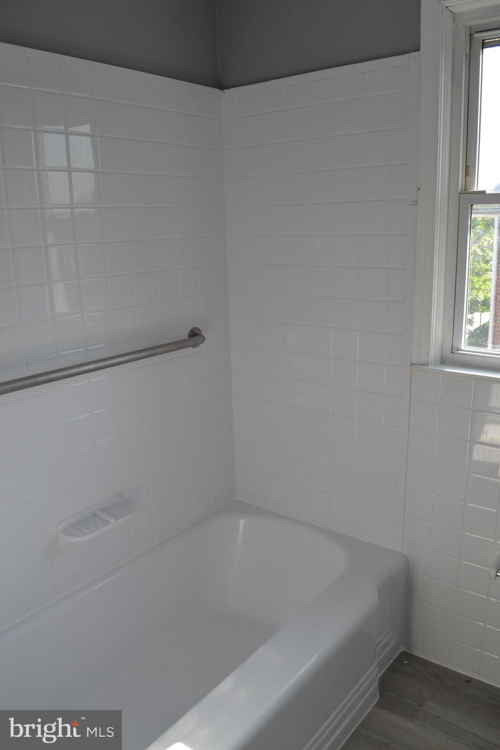 BEVERLY HILLS - Residential Lease