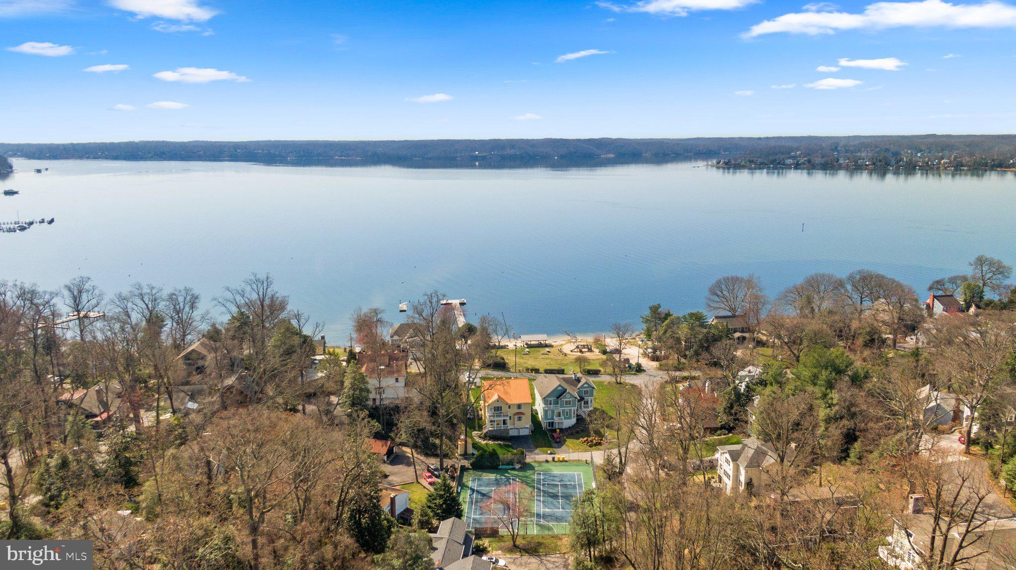 ROUND BAY - Residential