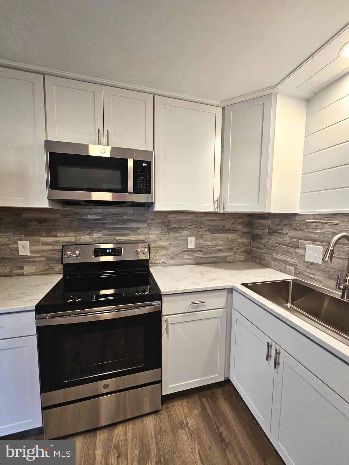 WOODCREST - Residential