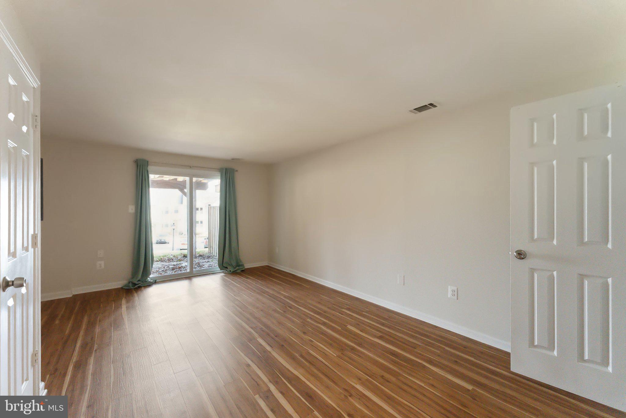 KINGSTOWNE - Residential Lease