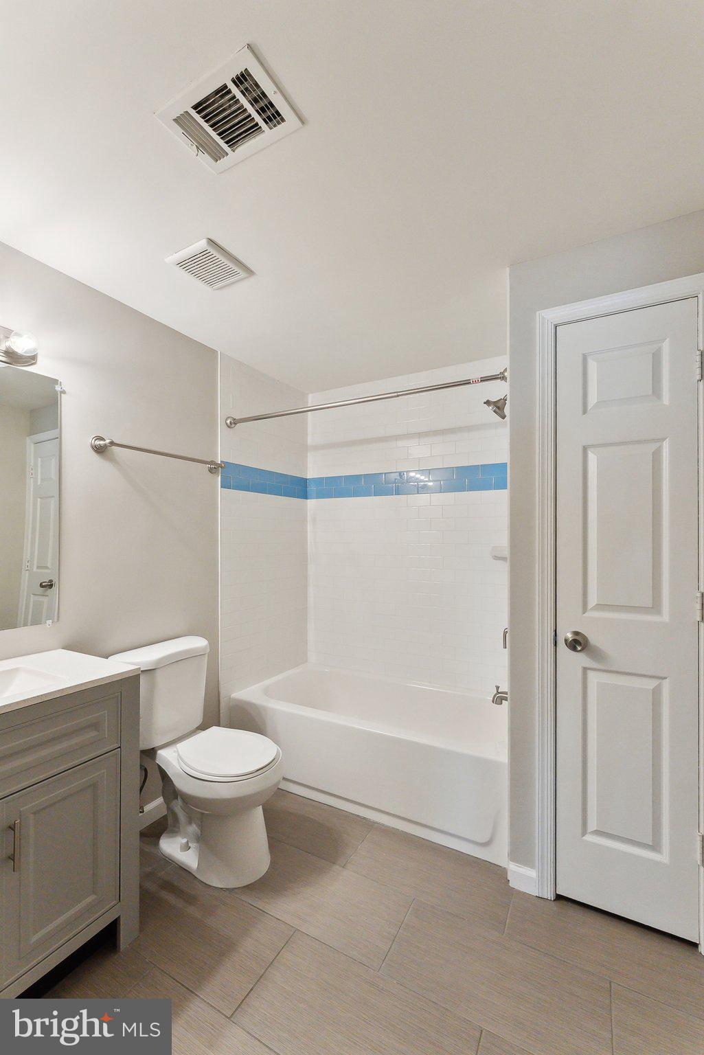 KINGSTOWNE - Residential Lease