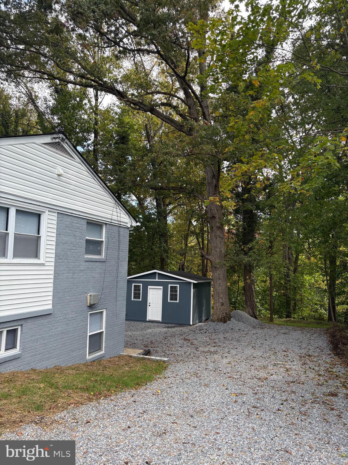 CHRIS MAR MANOR - Residential