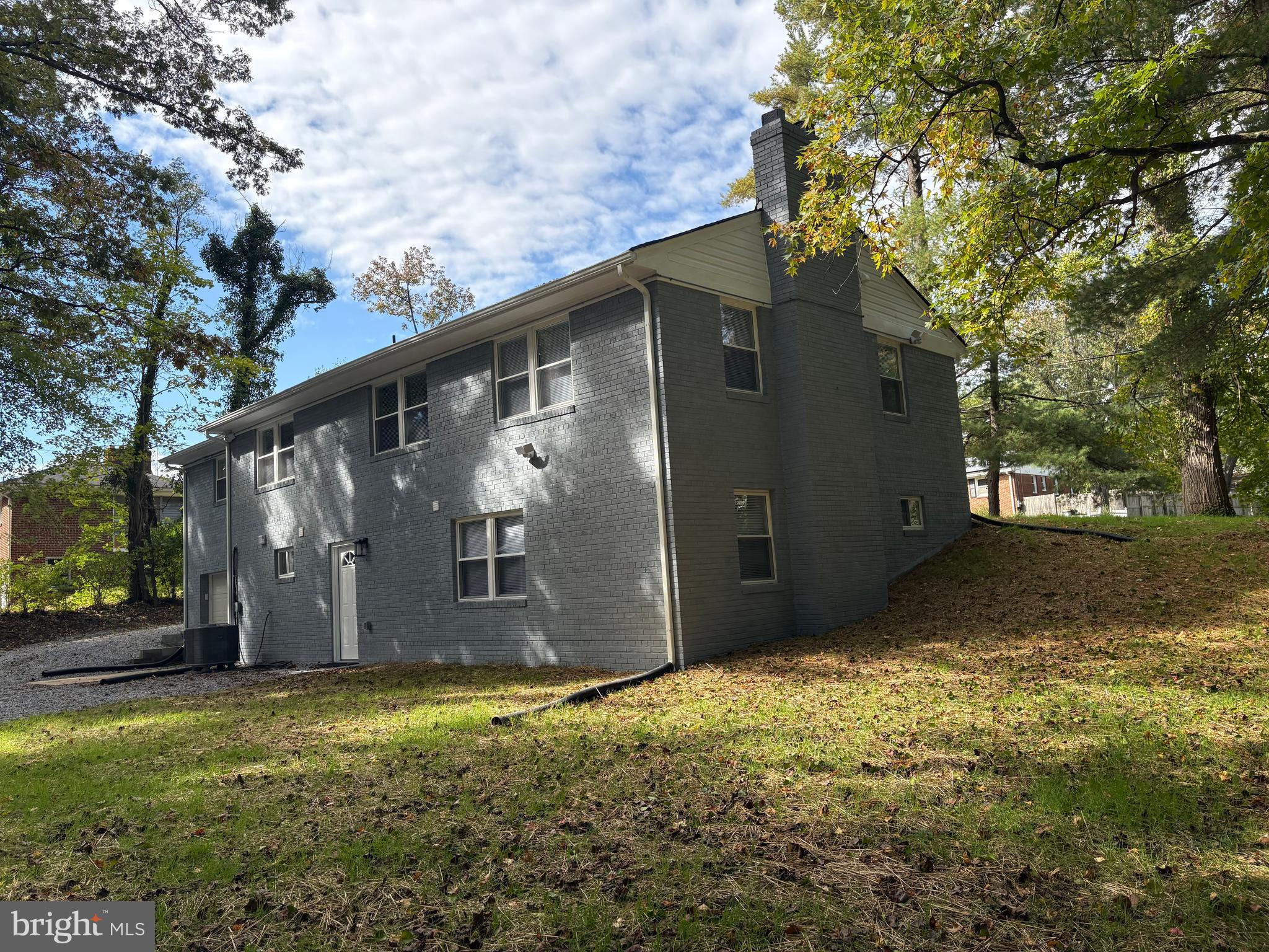 CHRIS MAR MANOR - Residential