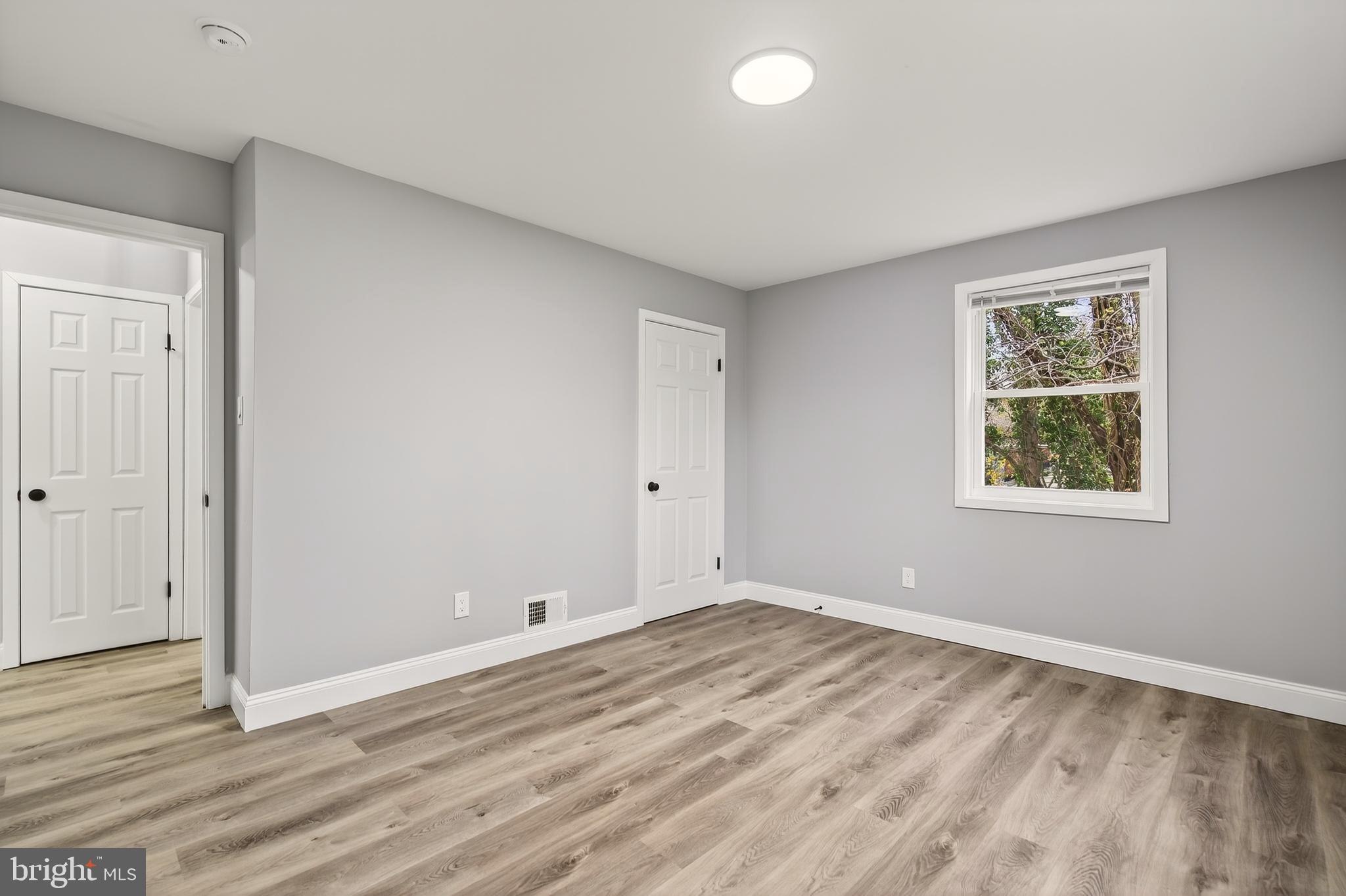 CHRIS MAR MANOR - Residential